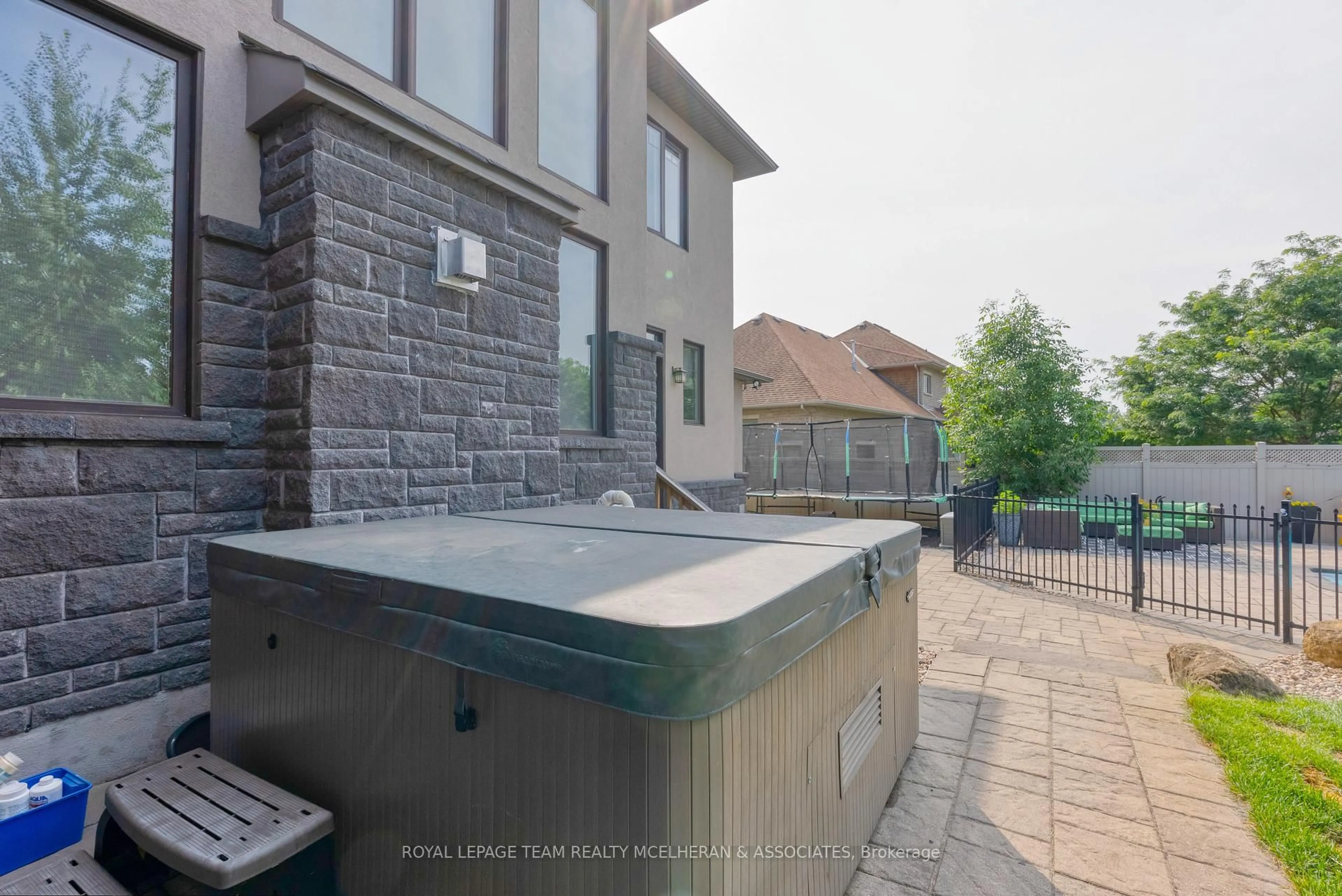Patio, street for 463 Lockmaster Cres, Ottawa Ontario K4M 1L9