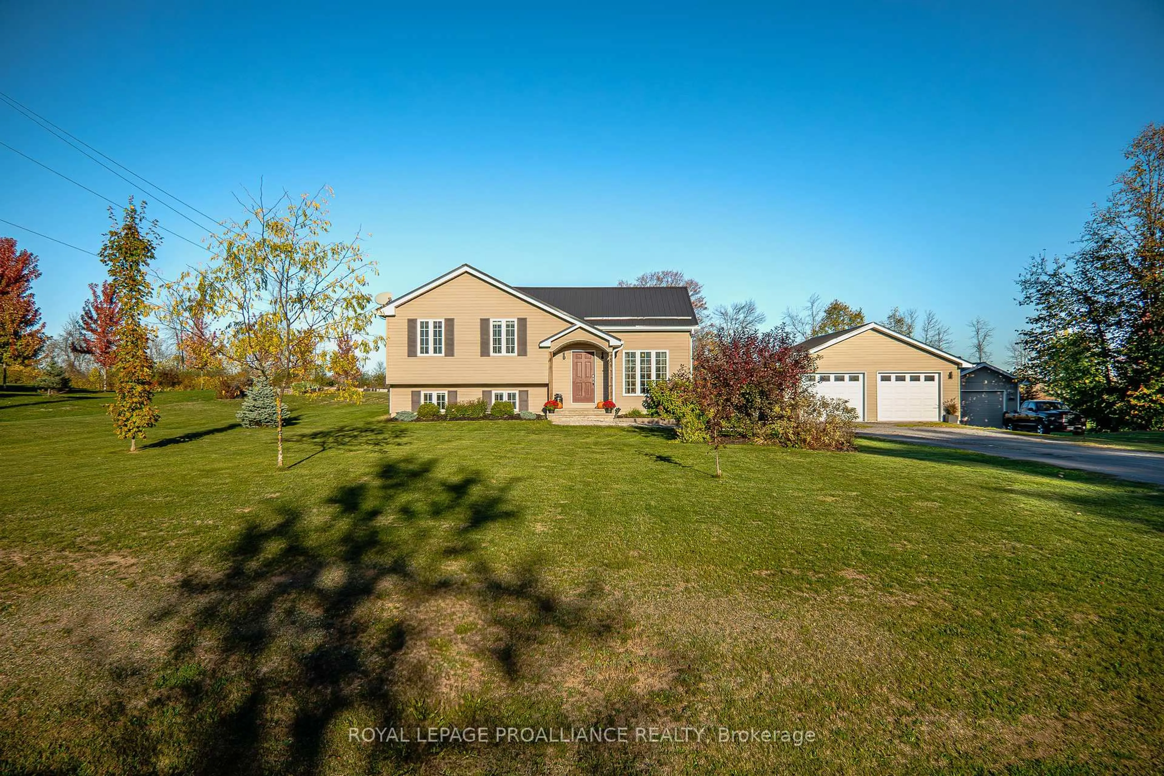 A pic from outside/outdoor area/front of a property/back of a property/a pic from drone, unknown for 236 Roslin Rd, Belleville Ontario K0K 2Y0