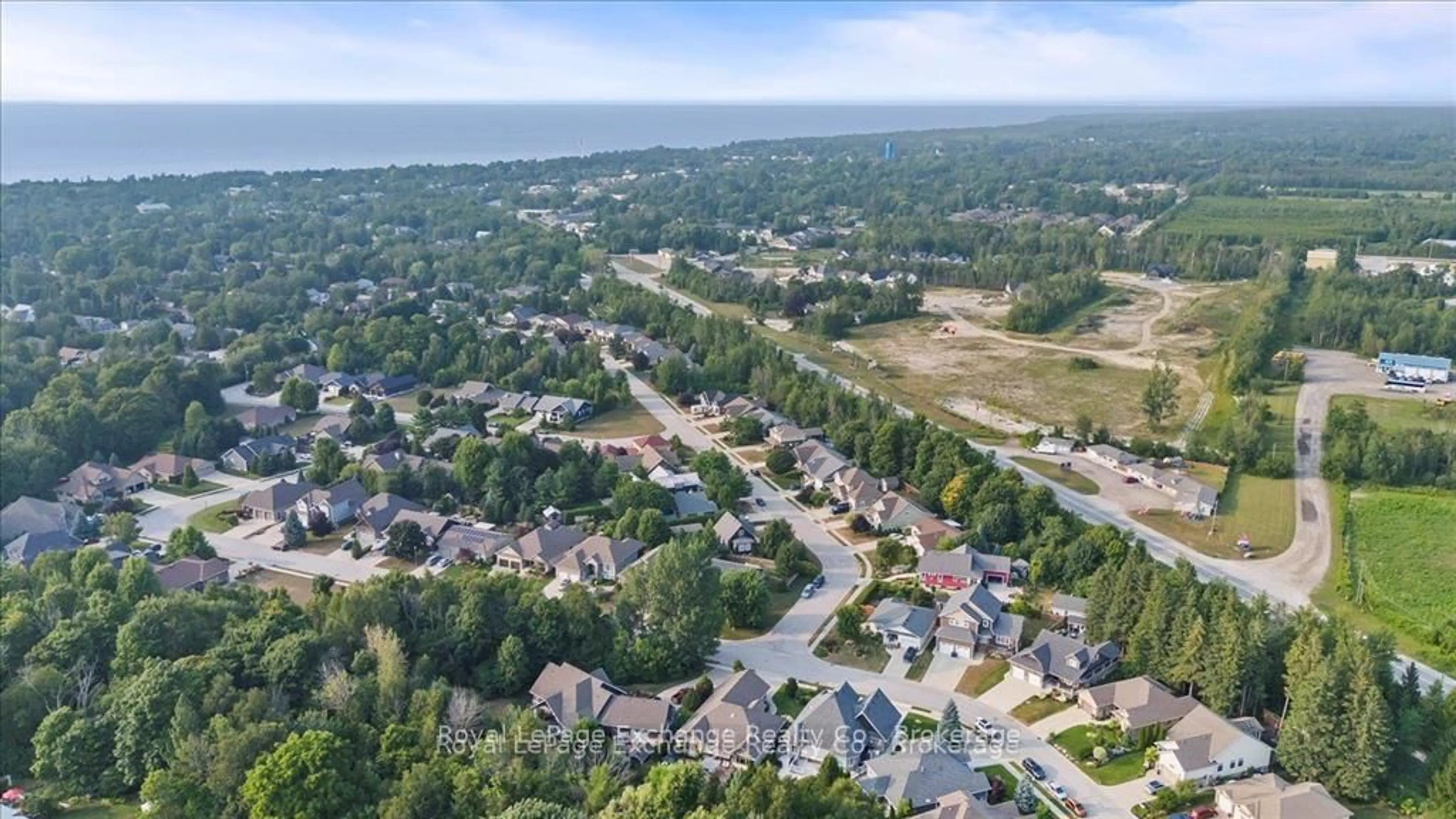 A pic from outside/outdoor area/front of a property/back of a property/a pic from drone, water/lake/river/ocean view for 569 Creekwood Dr, Saugeen Shores Ontario N0H 2L0