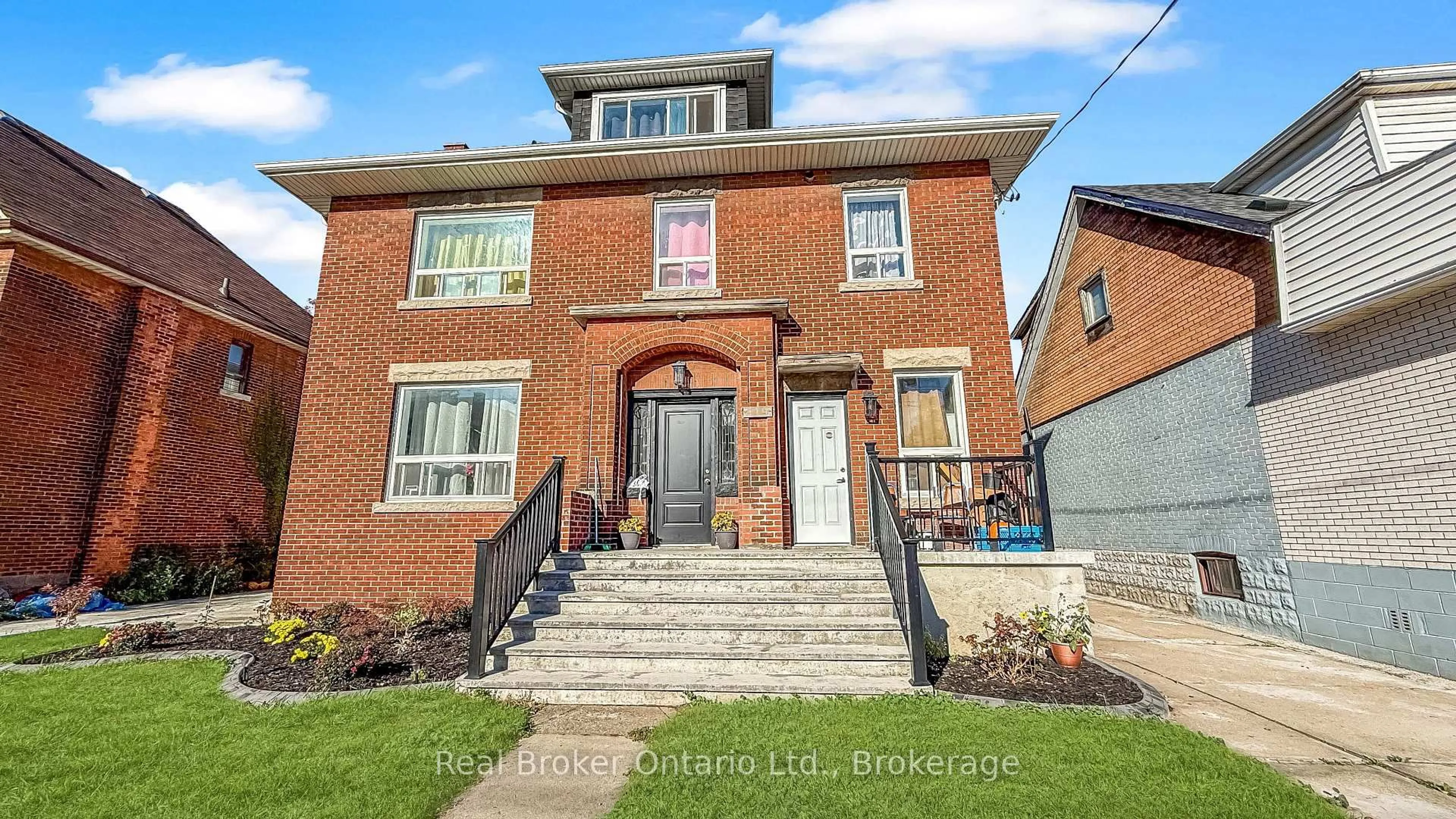 Home with brick exterior material, street for 119 Ottawa St, Hamilton Ontario L8H 3Y9