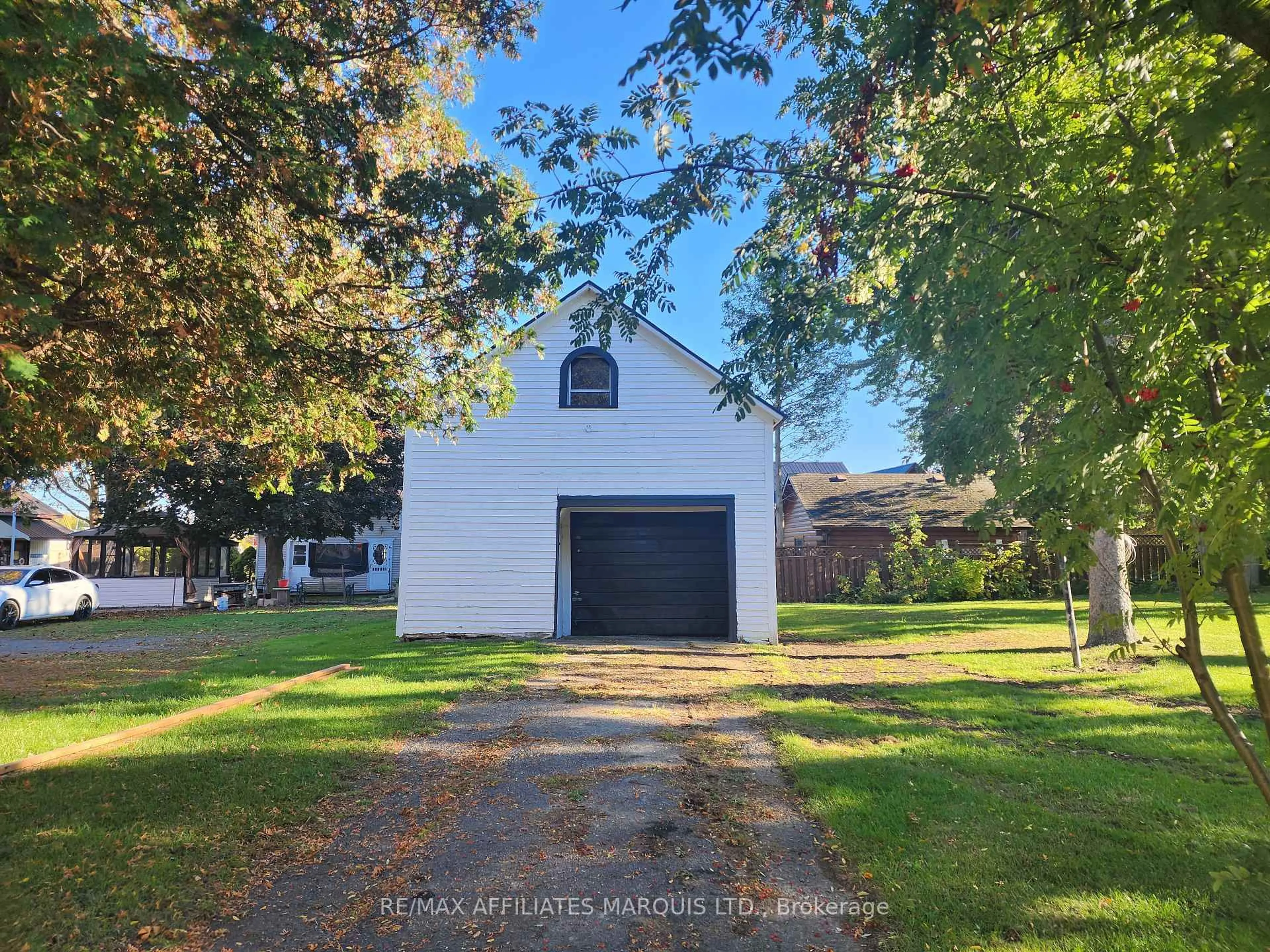 A pic from outside/outdoor area/front of a property/back of a property/a pic from drone, street for 12 Oak St, South Glengarry Ontario K0C 1N0