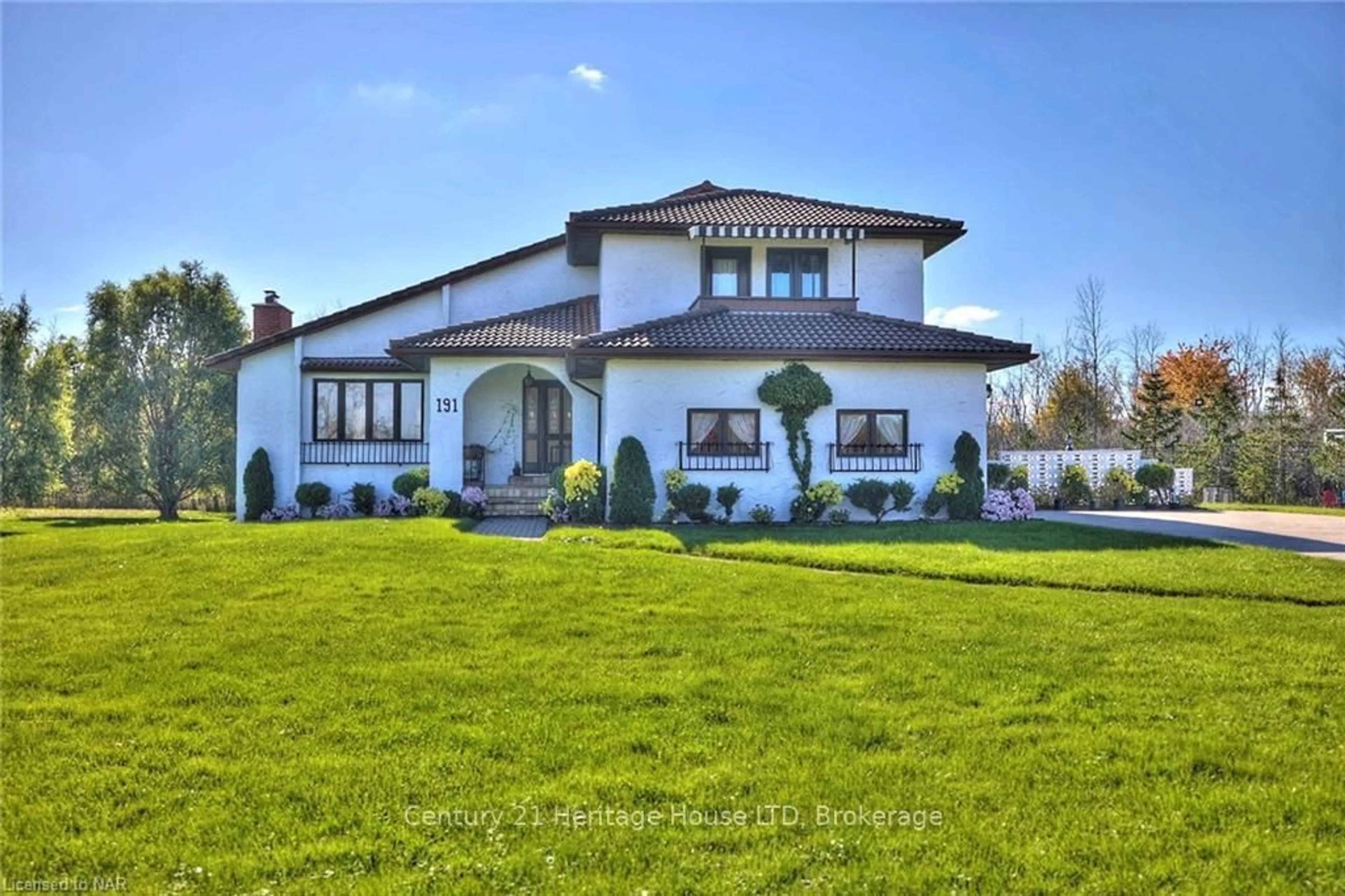 Home with brick exterior material, unknown for 191 CAIRNS Cres, Fort Erie Ontario L2A 5M4