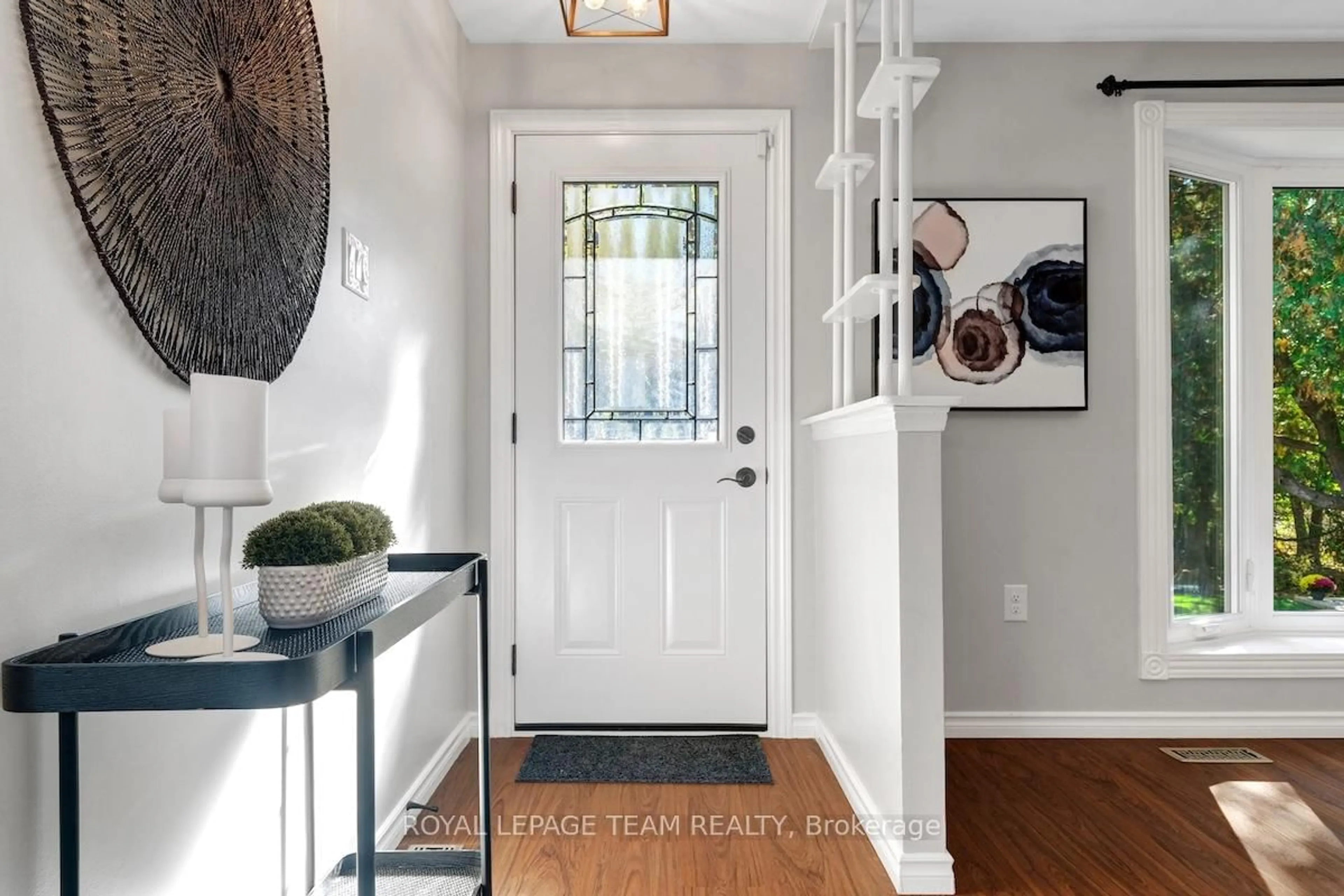 Indoor entryway for 491 Lake Ave, Carleton Place Ontario K7C 3S7