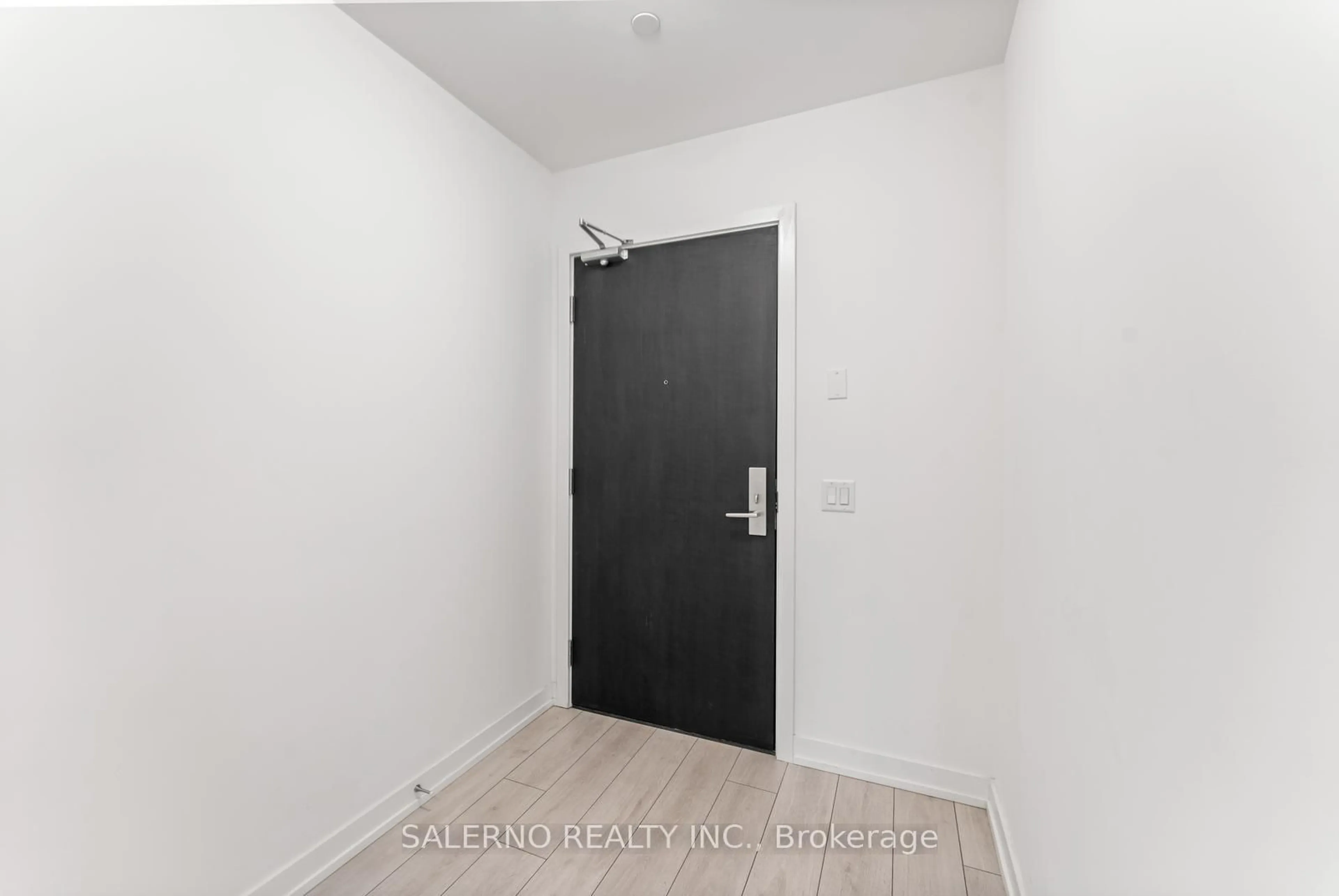 Unknown for 55 Duke St #401, Kitchener Ontario N2H 0B7