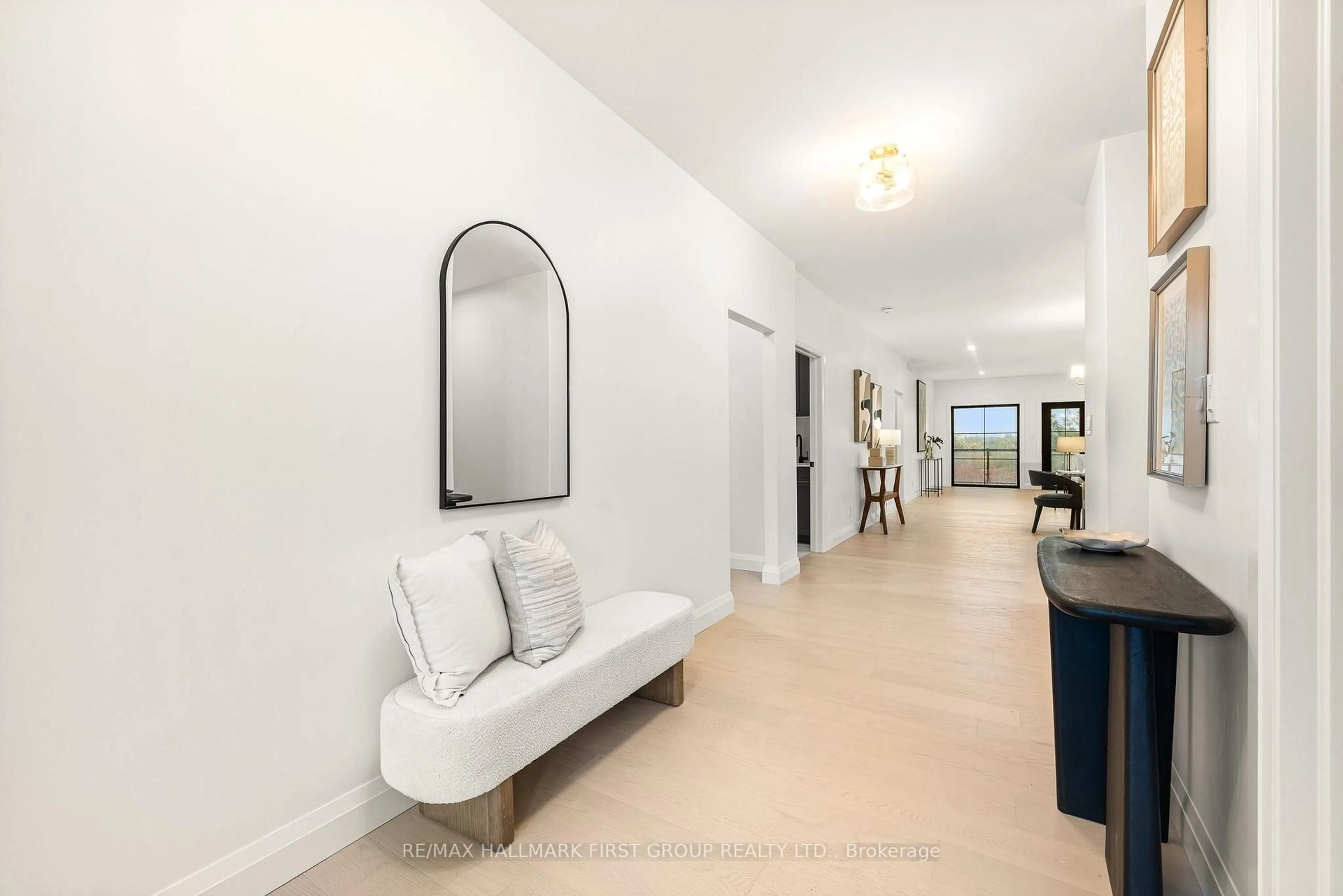 Indoor foyer for 19115 Loyalist Pkwy, Prince Edward County Ontario K0K 1T0