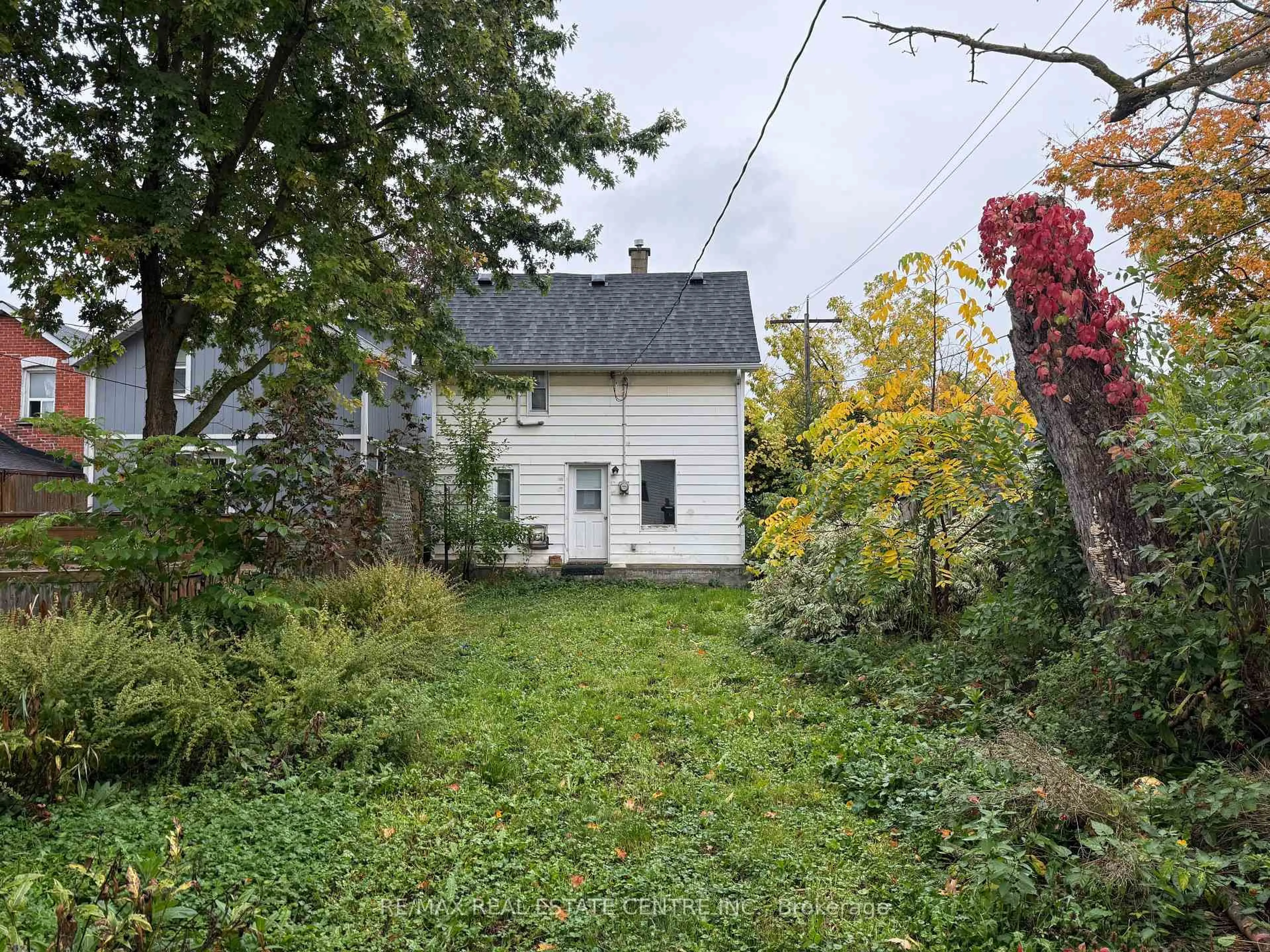Unknown for 402 Main St, Shelburne Ontario L9V 2Y9