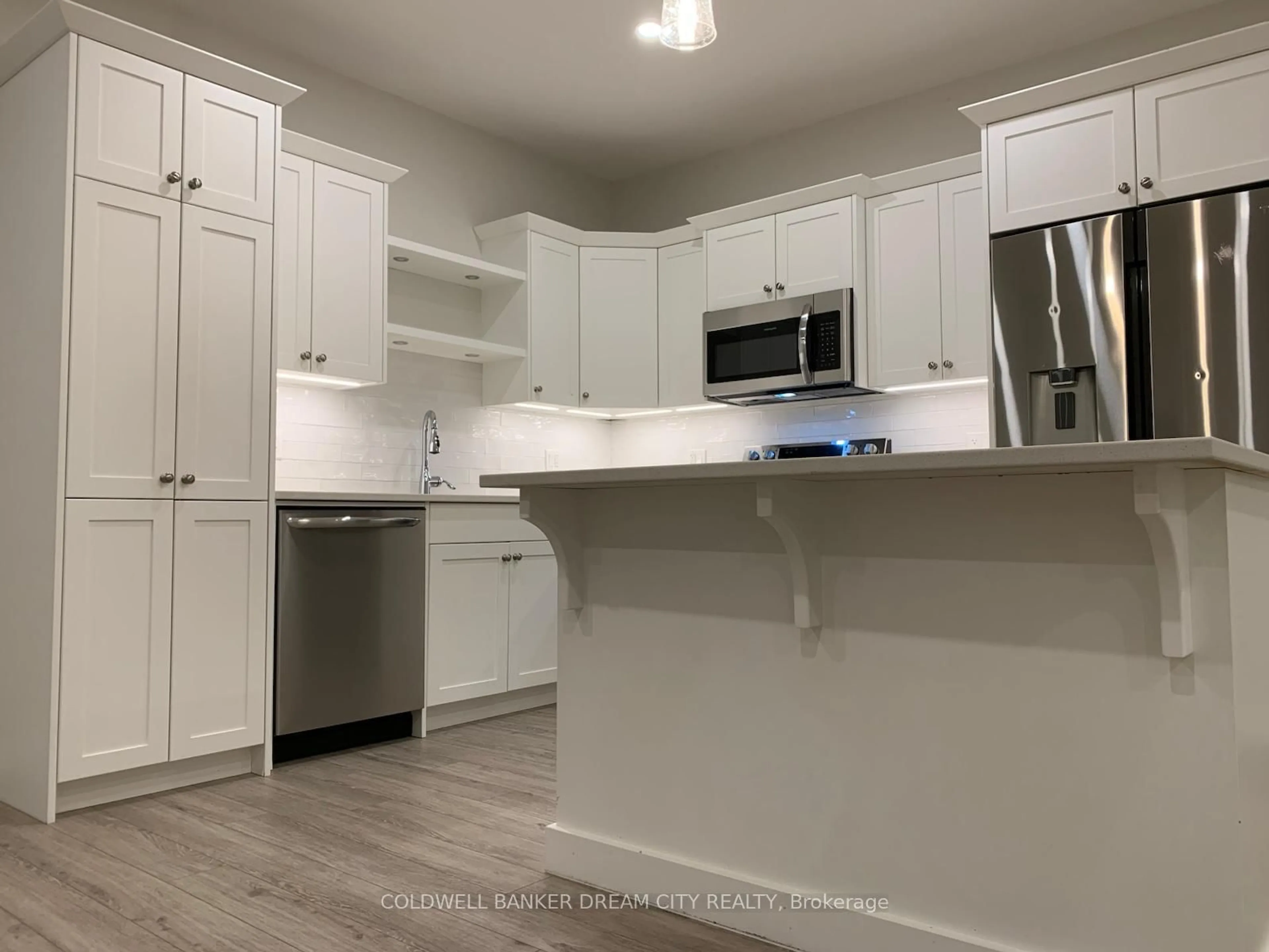 Open concept kitchen, unknown for 46 Curren Cres, Tillsonburg Ontario N4G 0J3