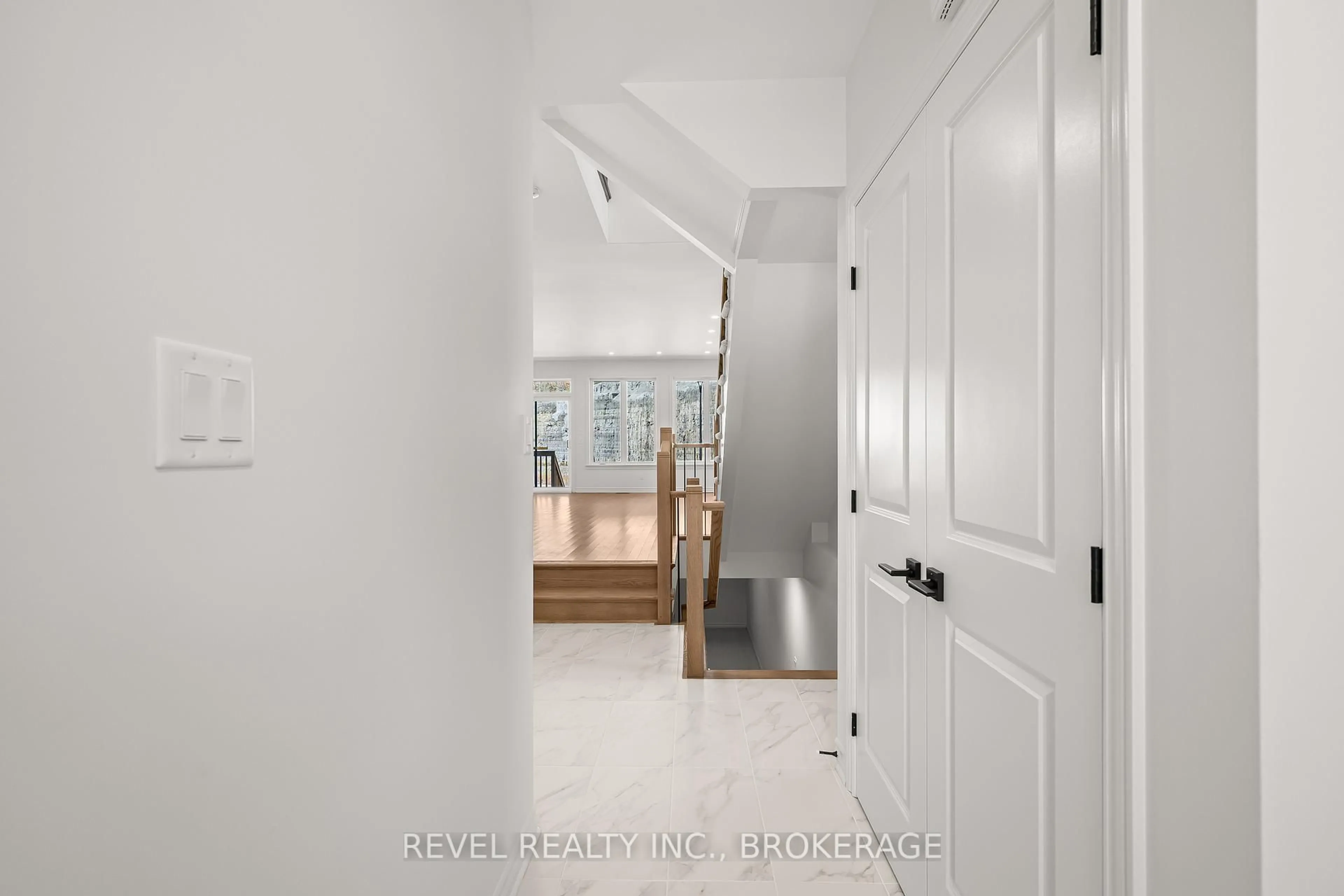 Indoor foyer for 336 Dockside Dr, Kingston Ontario K7K 0L6