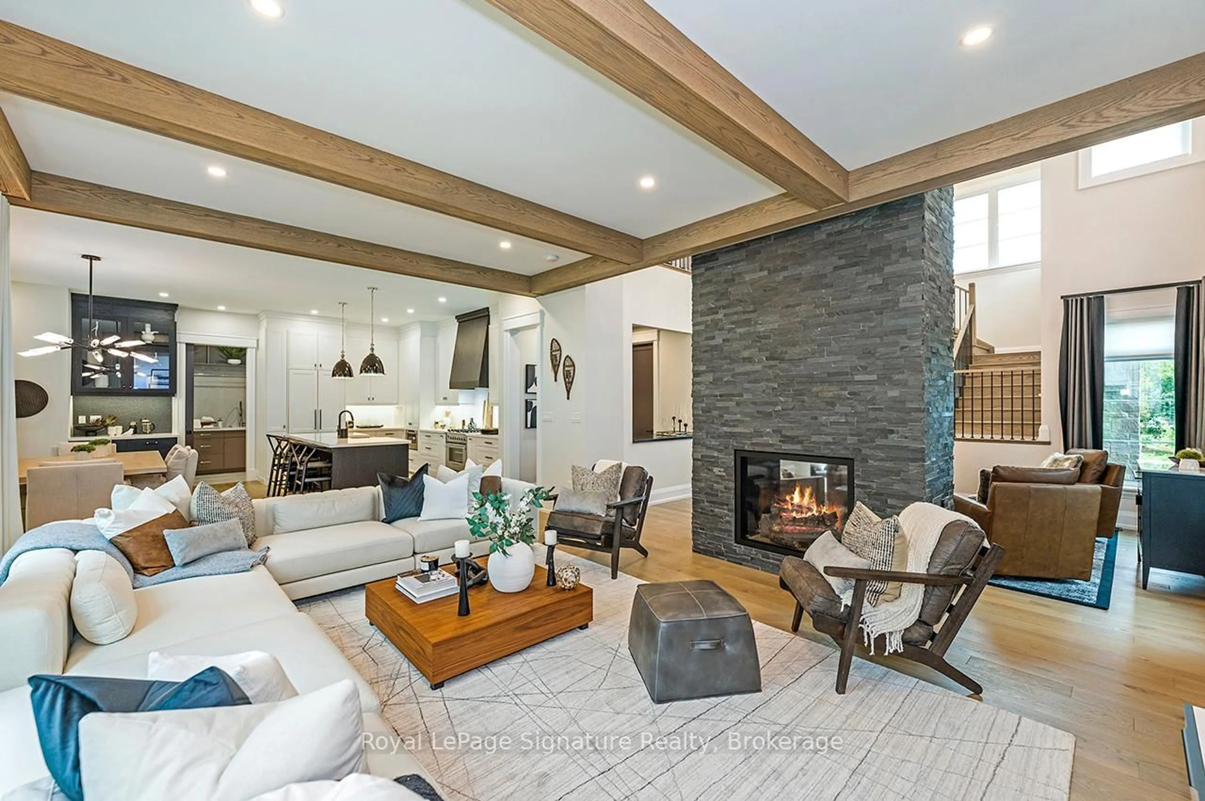Living room with furniture, unknown for 106 Dorothy Dr, Blue Mountains Ontario N0H 1J0