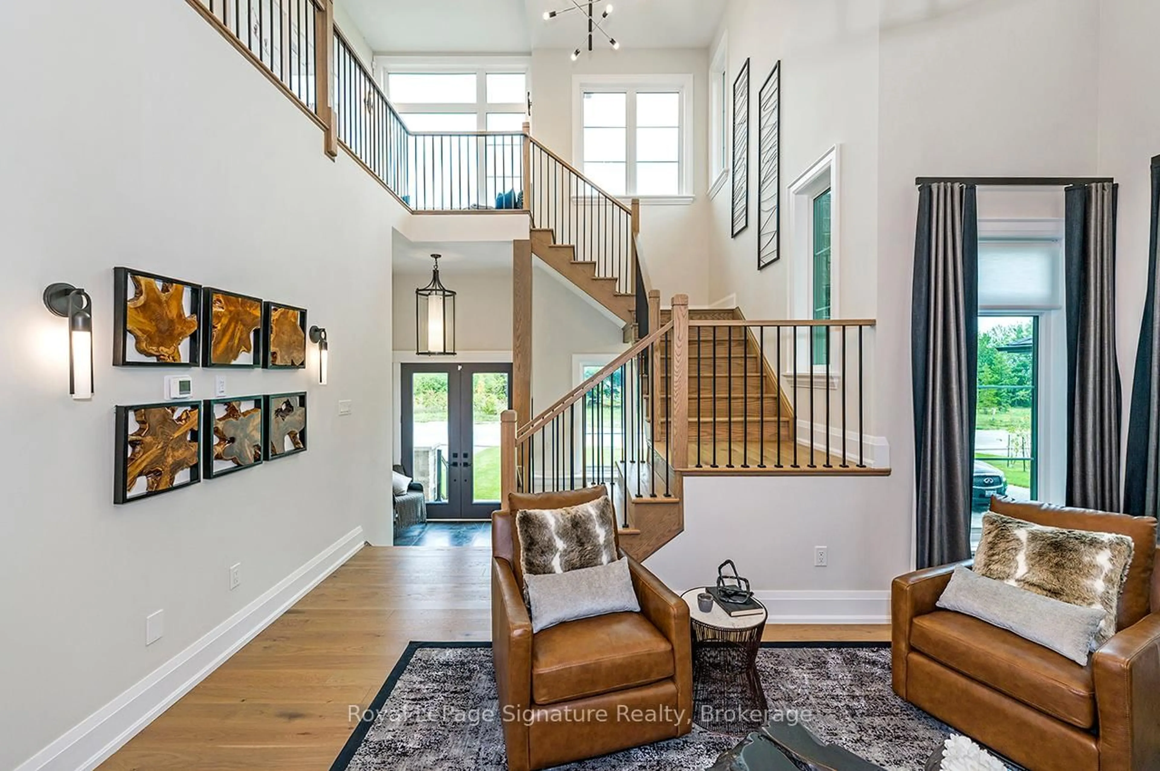 Indoor entryway for 106 Dorothy Dr, Blue Mountains Ontario N0H 1J0