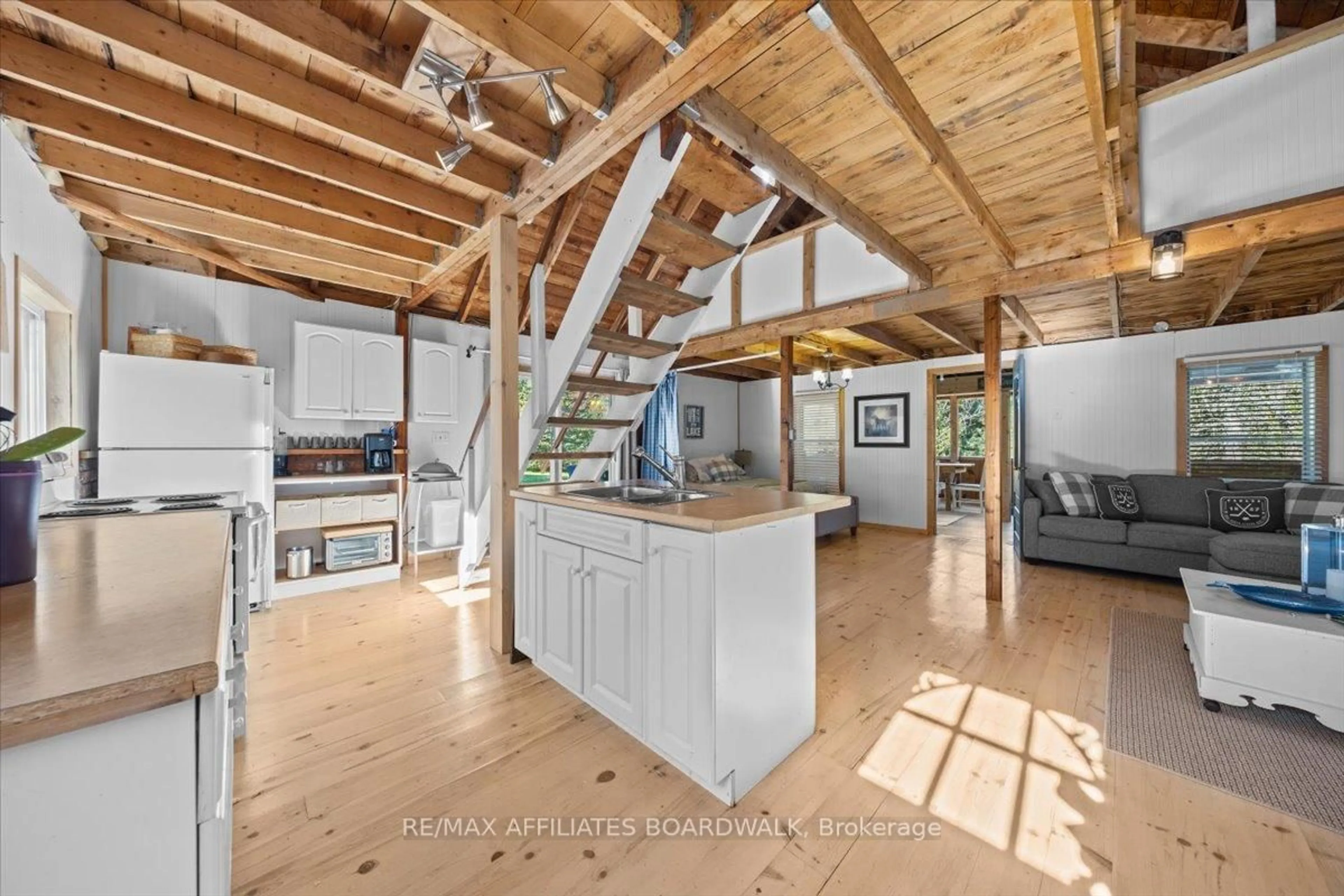 Open concept kitchen, unknown for 402 Mp4 Rd, Rideau Lakes Ontario K0G 1V0