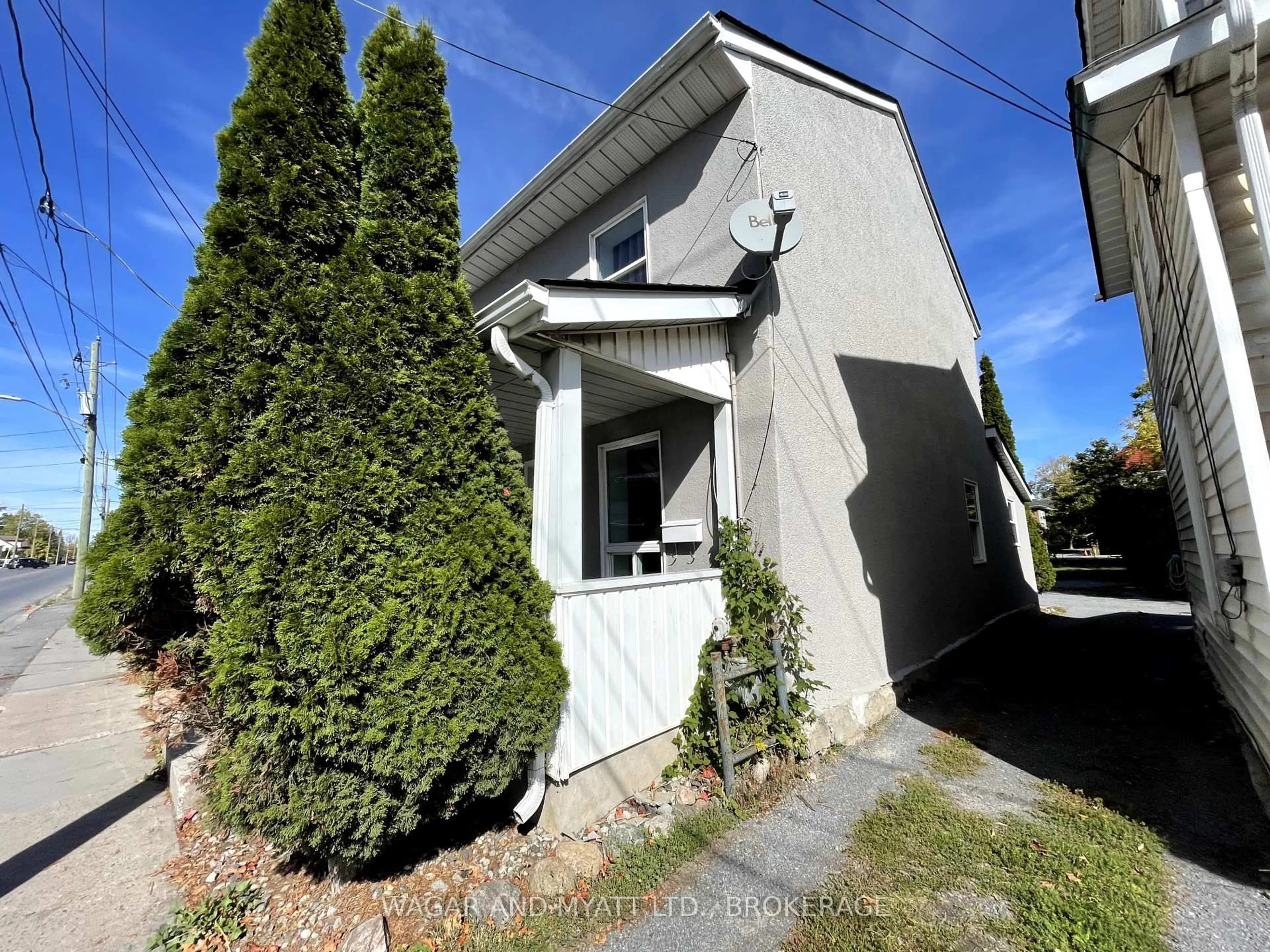 A pic from outside/outdoor area/front of a property/back of a property/a pic from drone, street for 157-159 Centre St, Greater Napanee Ontario K7R 1N6
