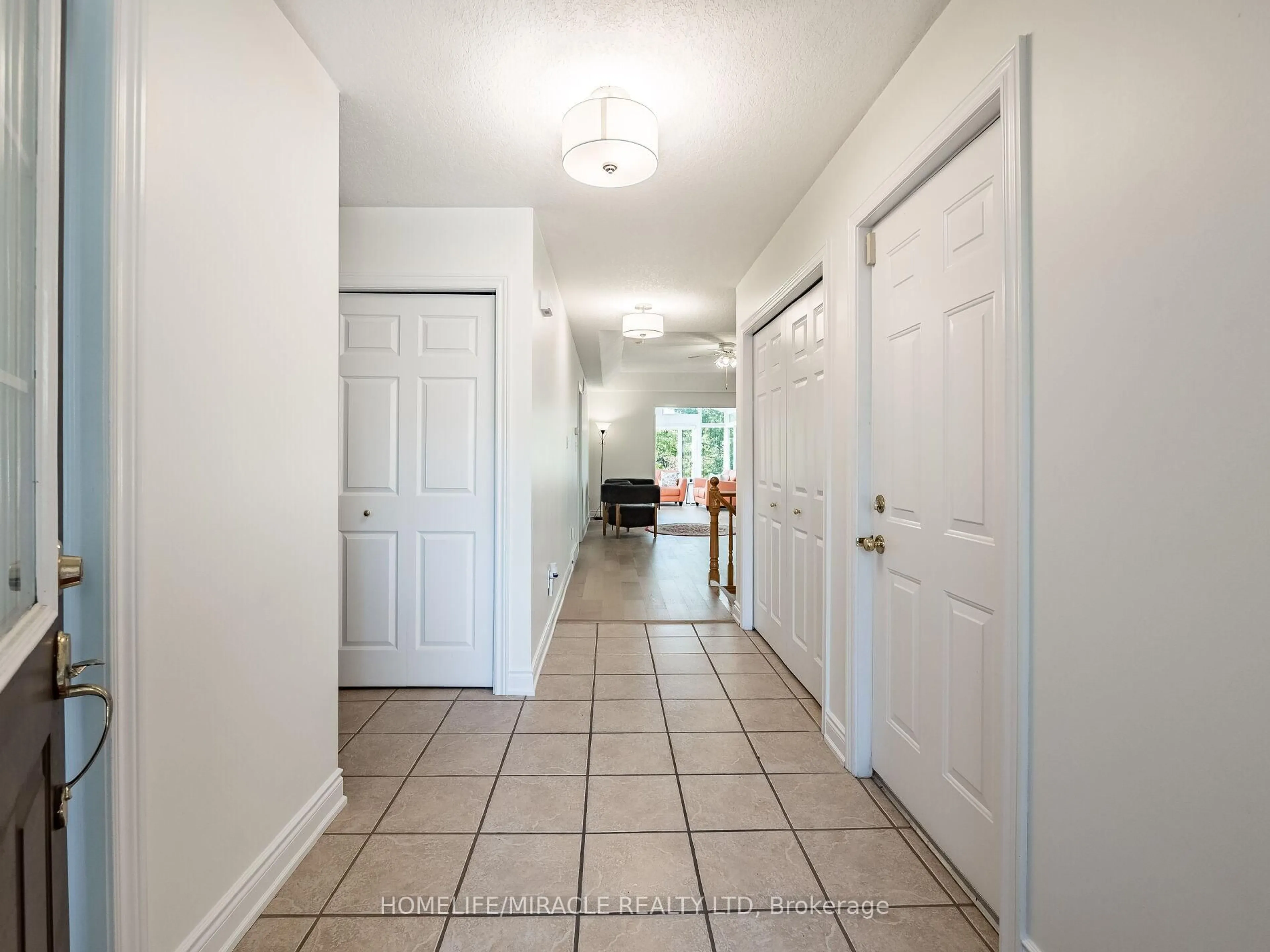 Indoor entryway for 678 Salzburg Dr, Waterloo Ontario N2V 2N8