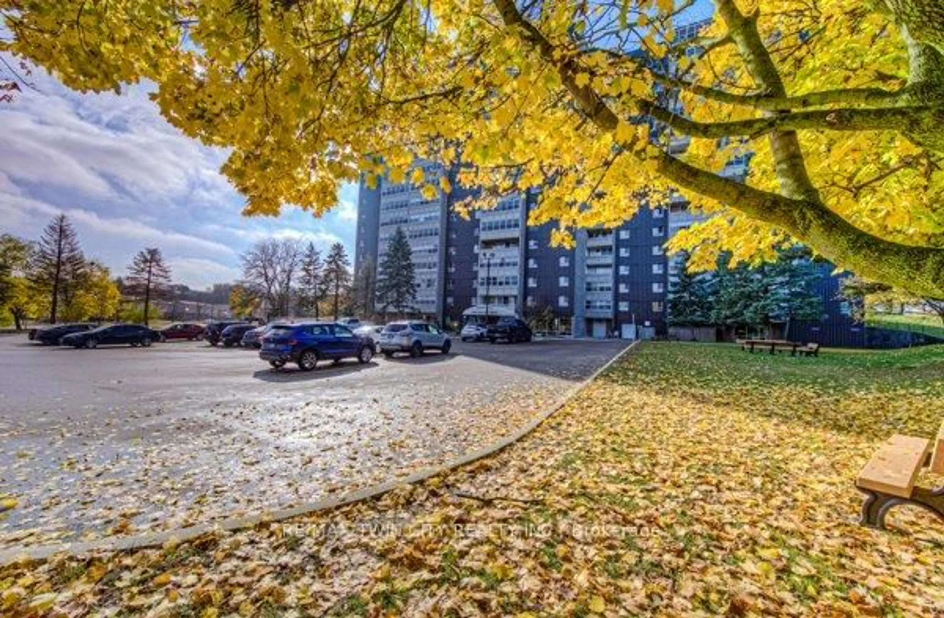 Patio, street for 225 Harvard Pl #509, Waterloo Ontario N2J 4H4