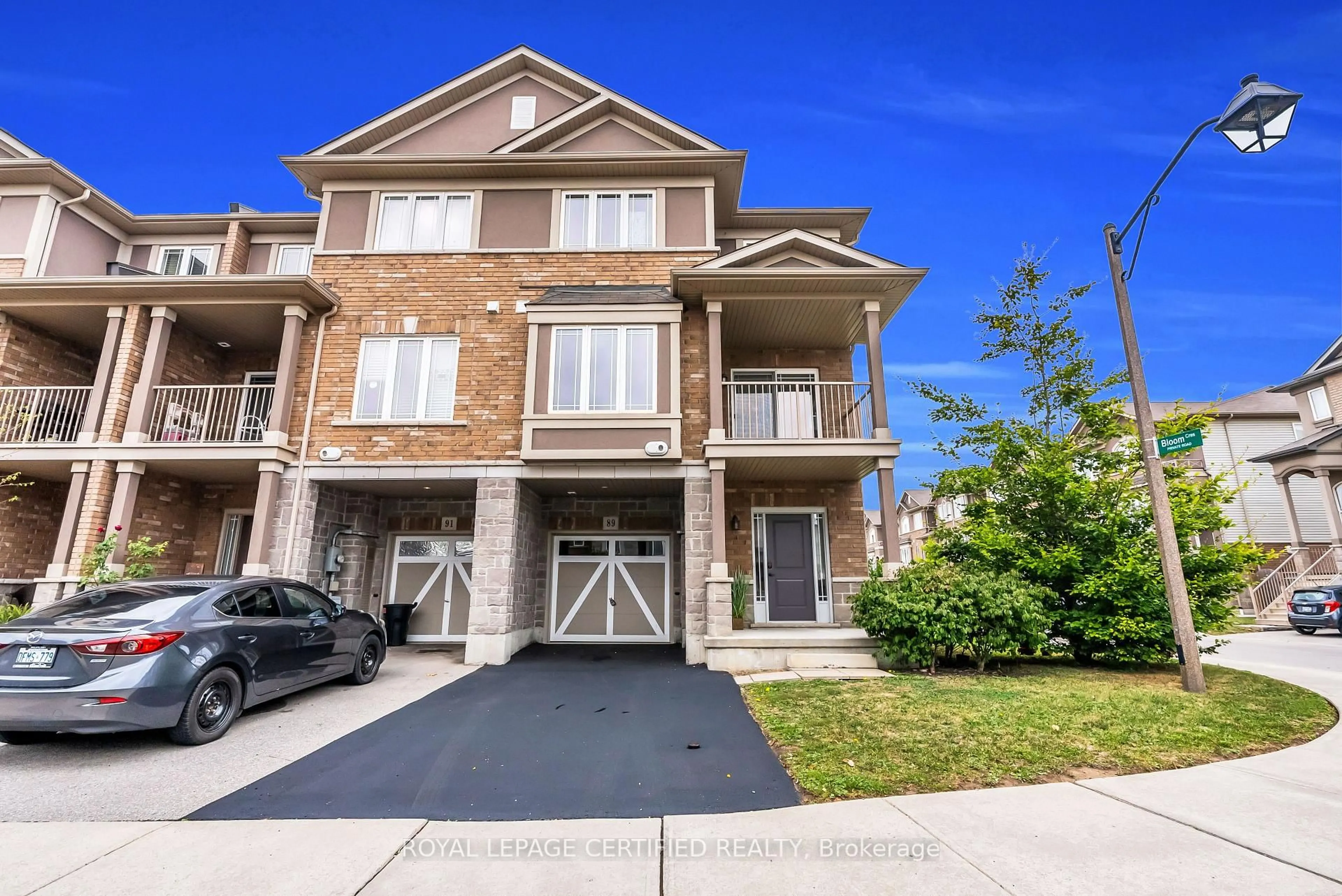 A pic from outside/outdoor area/front of a property/back of a property/a pic from drone, street for 89 Bloom Cres, Hamilton Ontario L0R 1P0