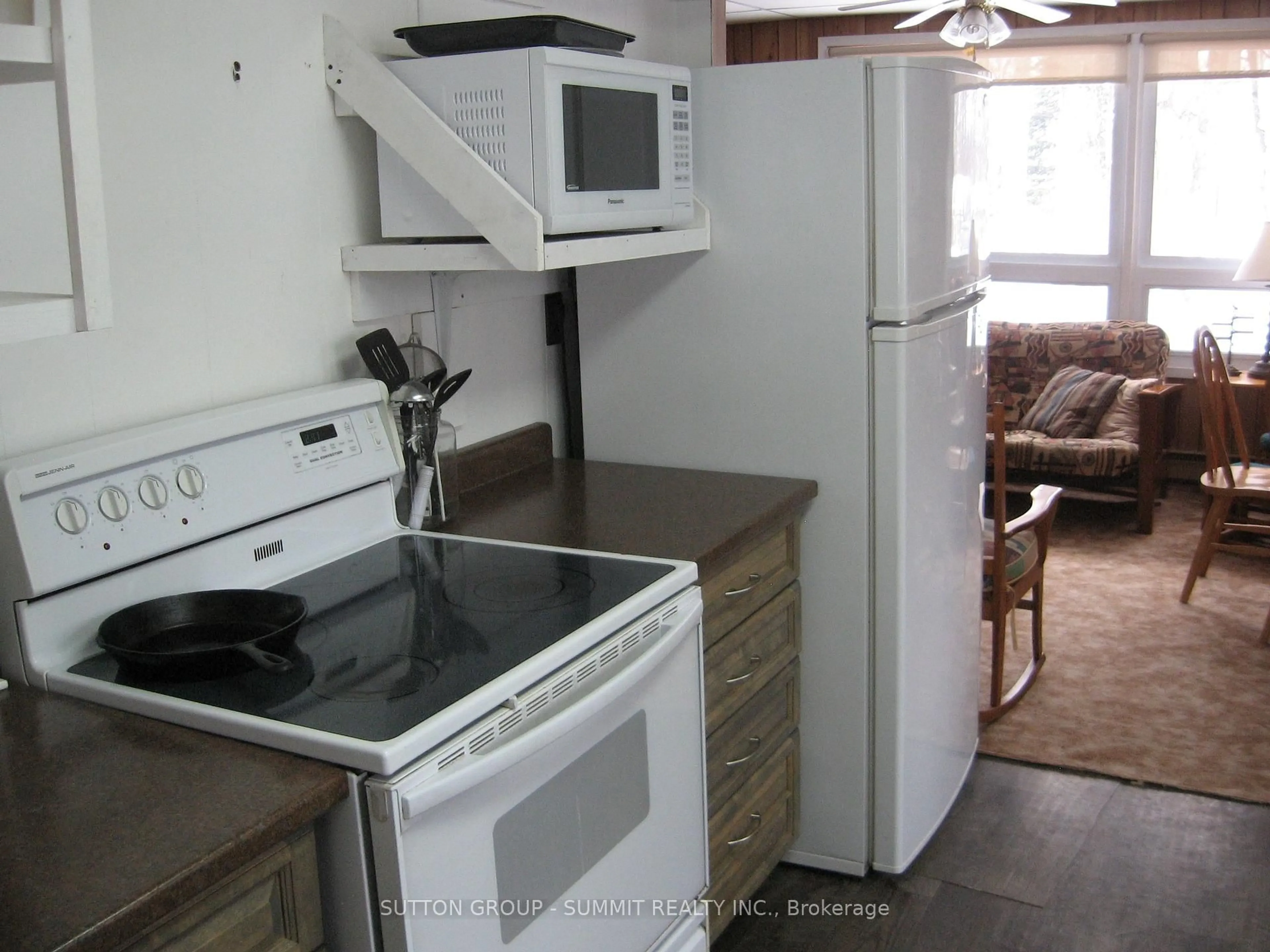 Standard kitchen, unknown for 57 Maple Grove Dr, Huntsville Ontario P1H 2J3