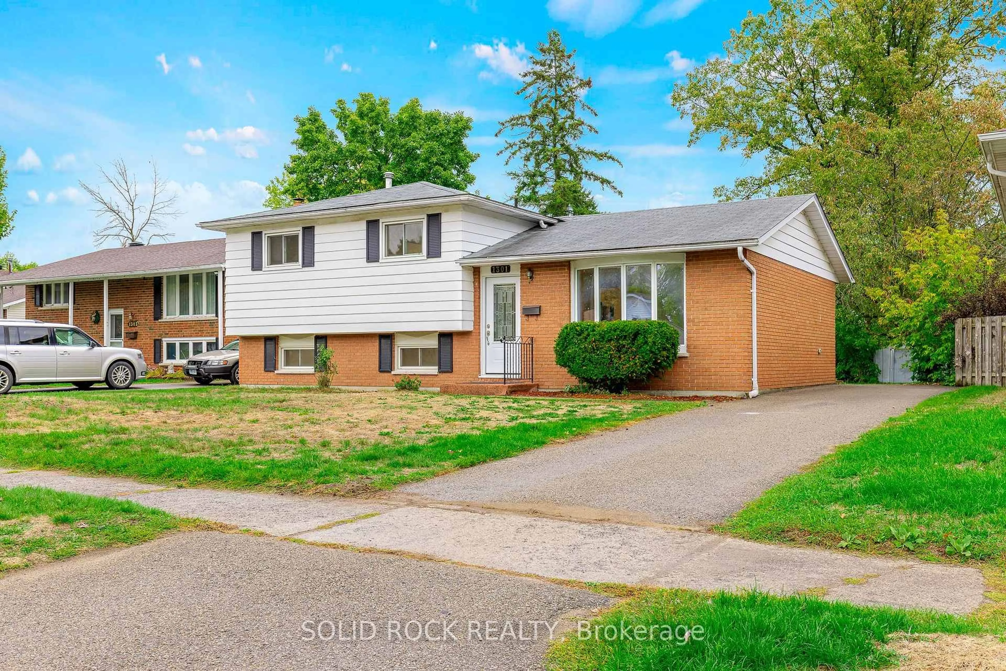 Home with brick exterior material, street for 1301 Alwington St, Brockville Ontario K6V 6A5