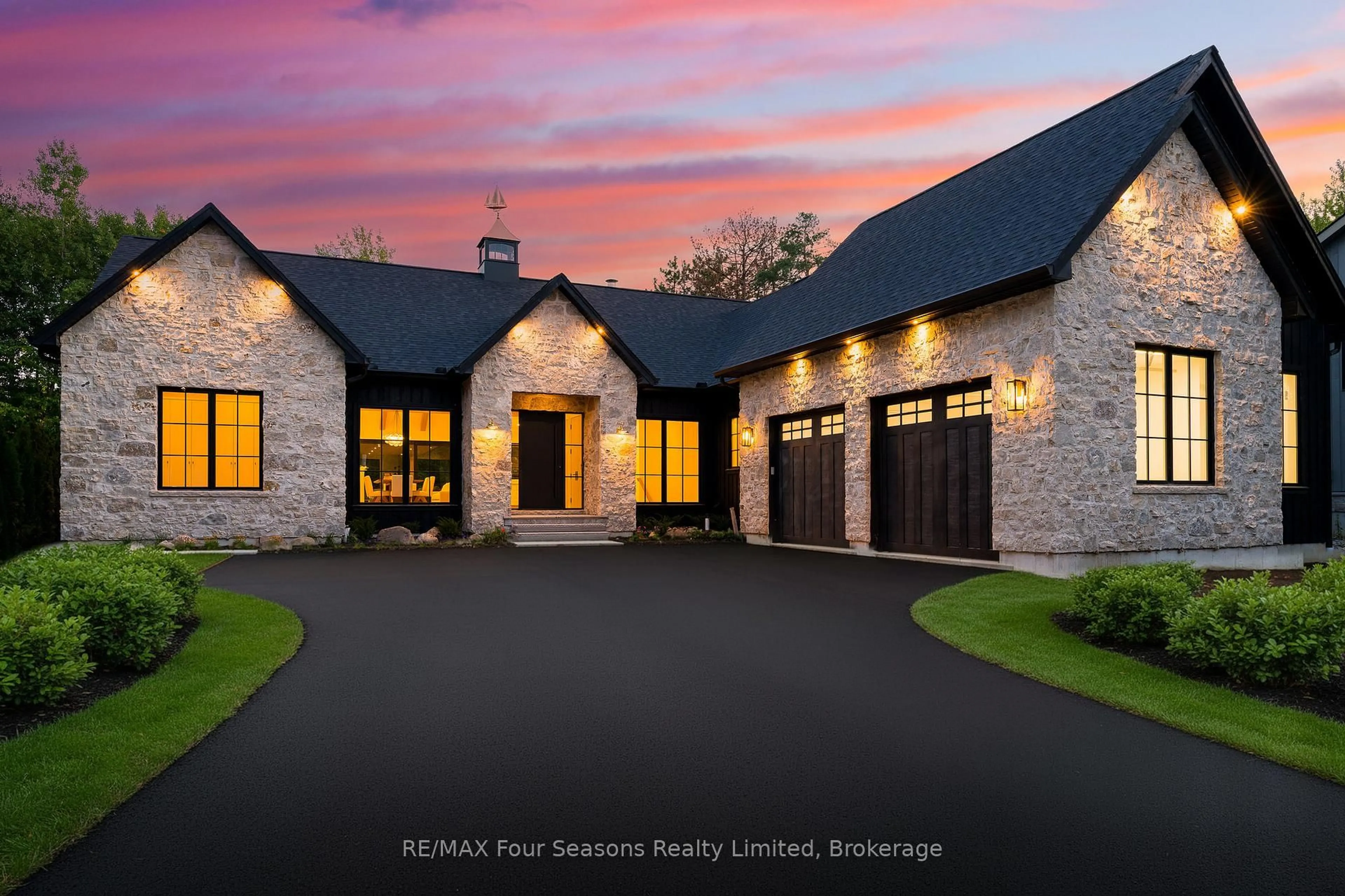 Home with brick exterior material, street for 172 Sleepy Hollow Rd, Blue Mountains Ontario L9Y 0S8