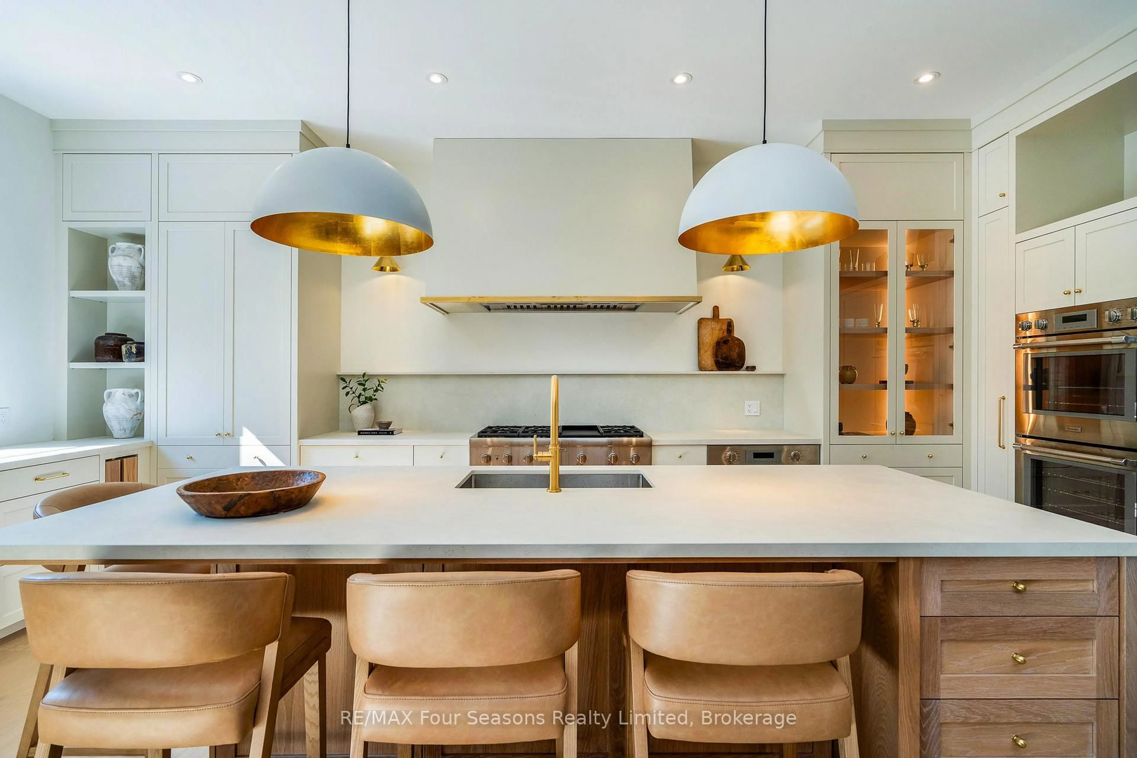 Contemporary kitchen, unknown for 172 Sleepy Hollow Rd, Blue Mountains Ontario L9Y 0S8