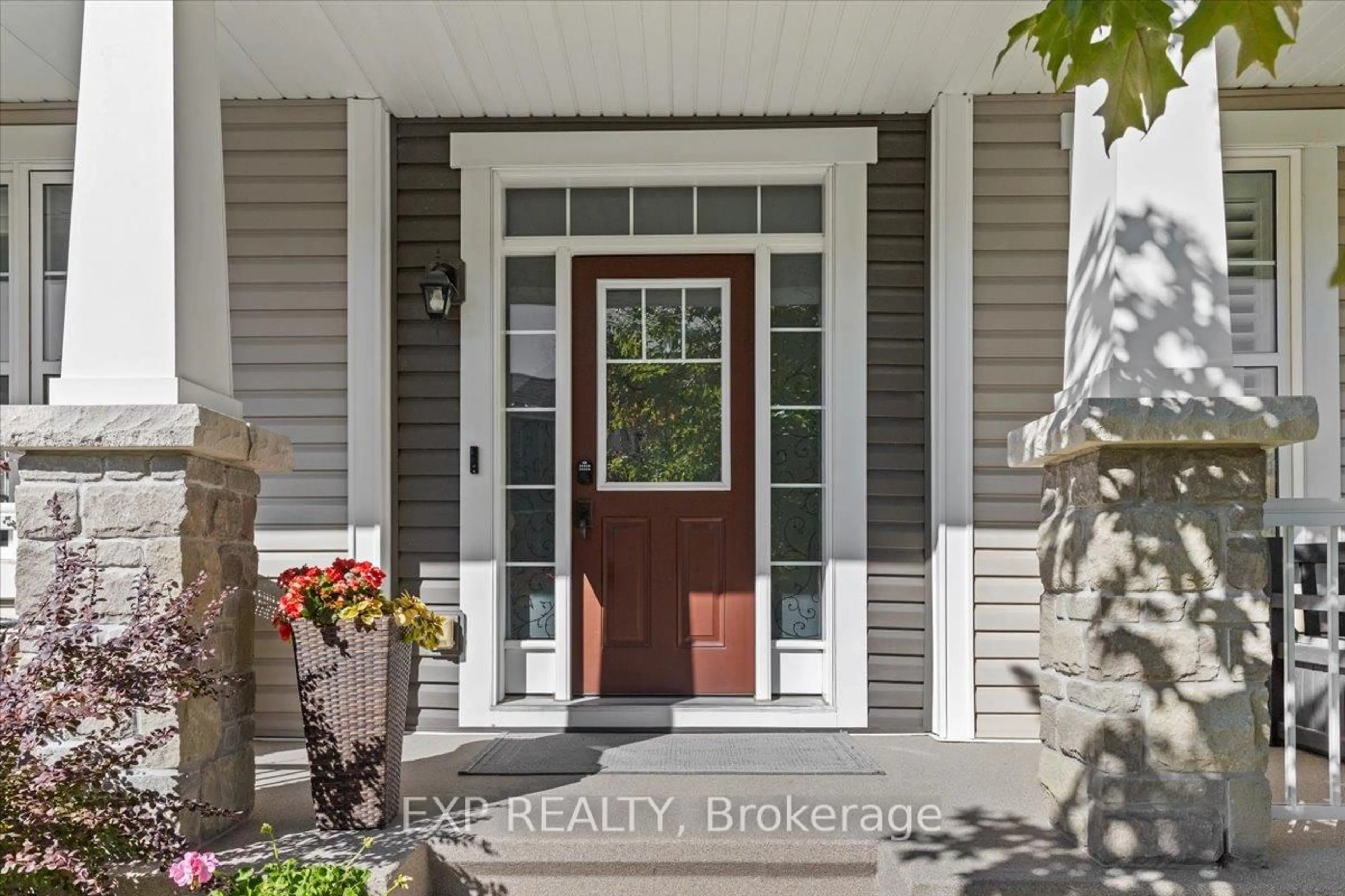 Indoor entryway for 33 Solaris Dr, Ottawa Ontario K2M 0L6