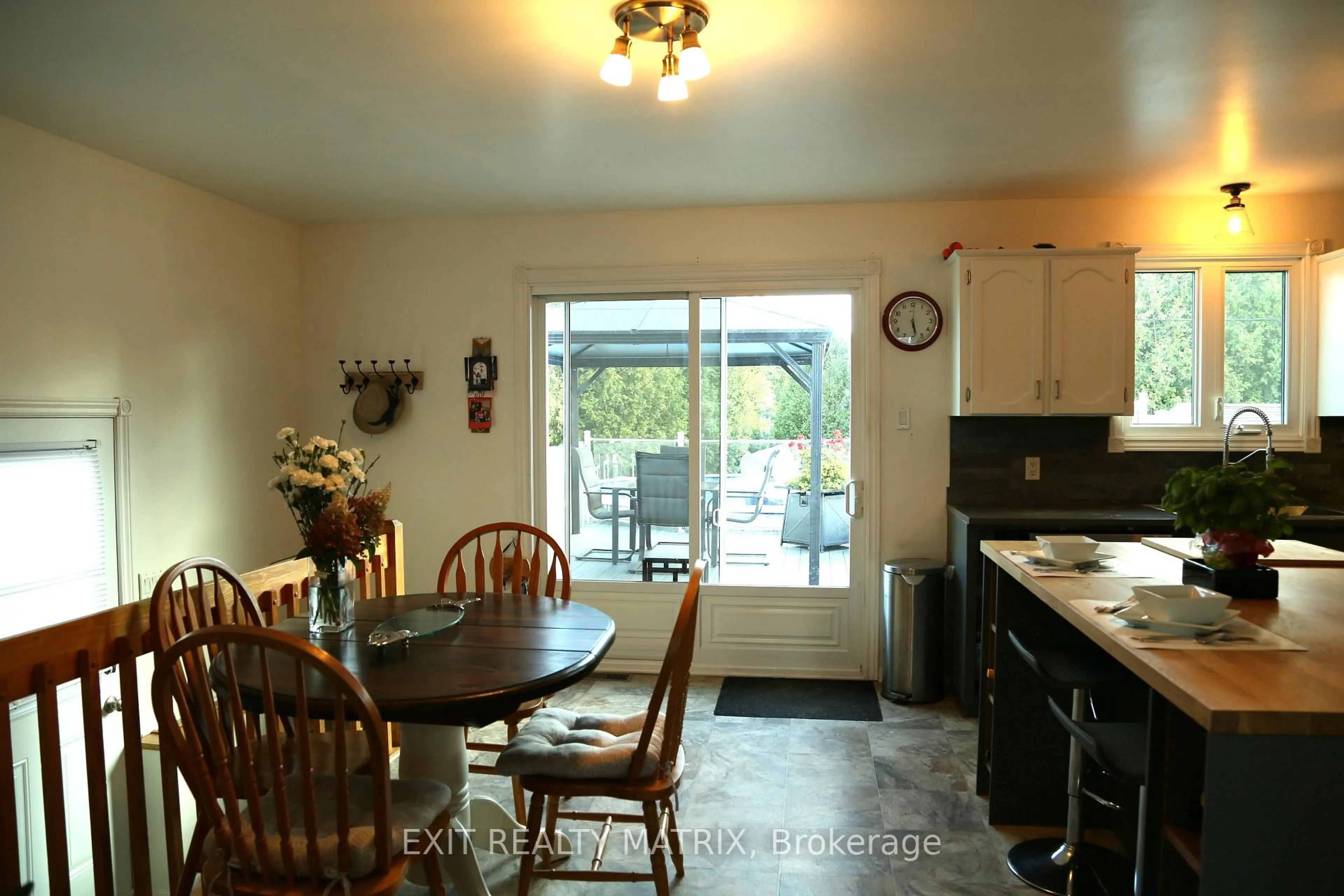 Dining room, ceramic/tile floor for 697 Omer St, Hawkesbury Ontario K6A 3G1