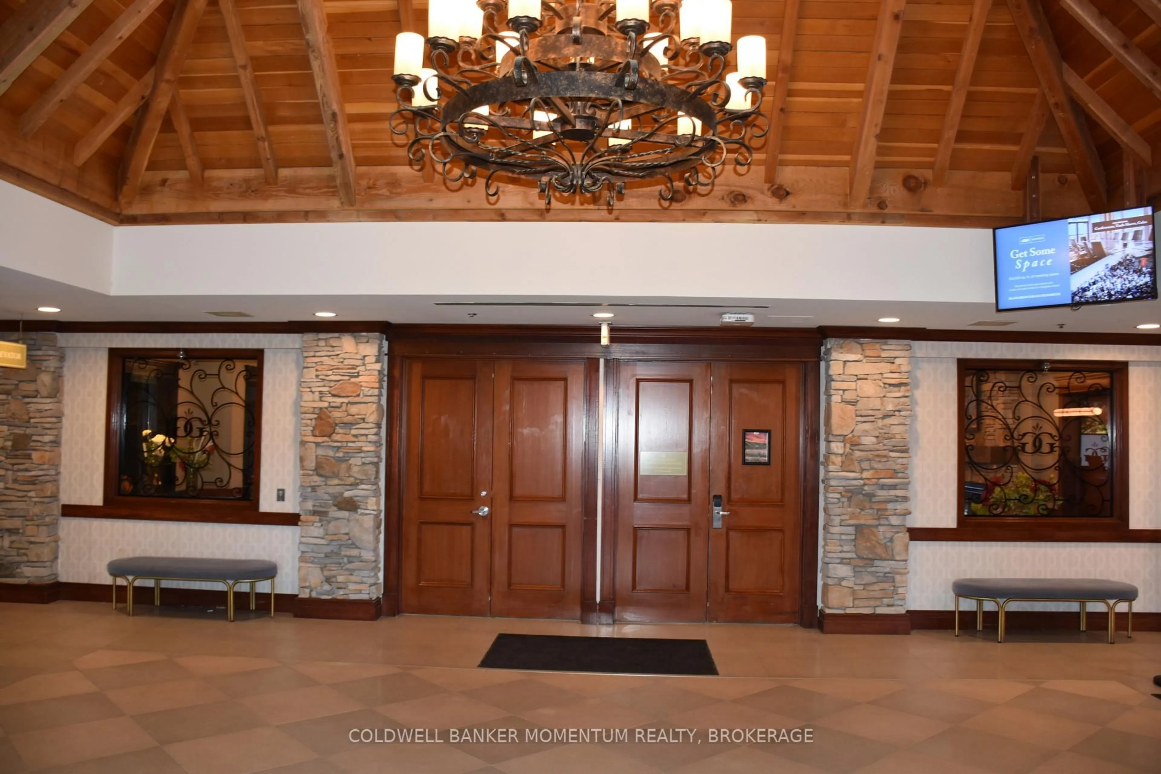 Indoor foyer for 156 Jozo Weider Blvd #133, Blue Mountains Ontario L9Y 0V2