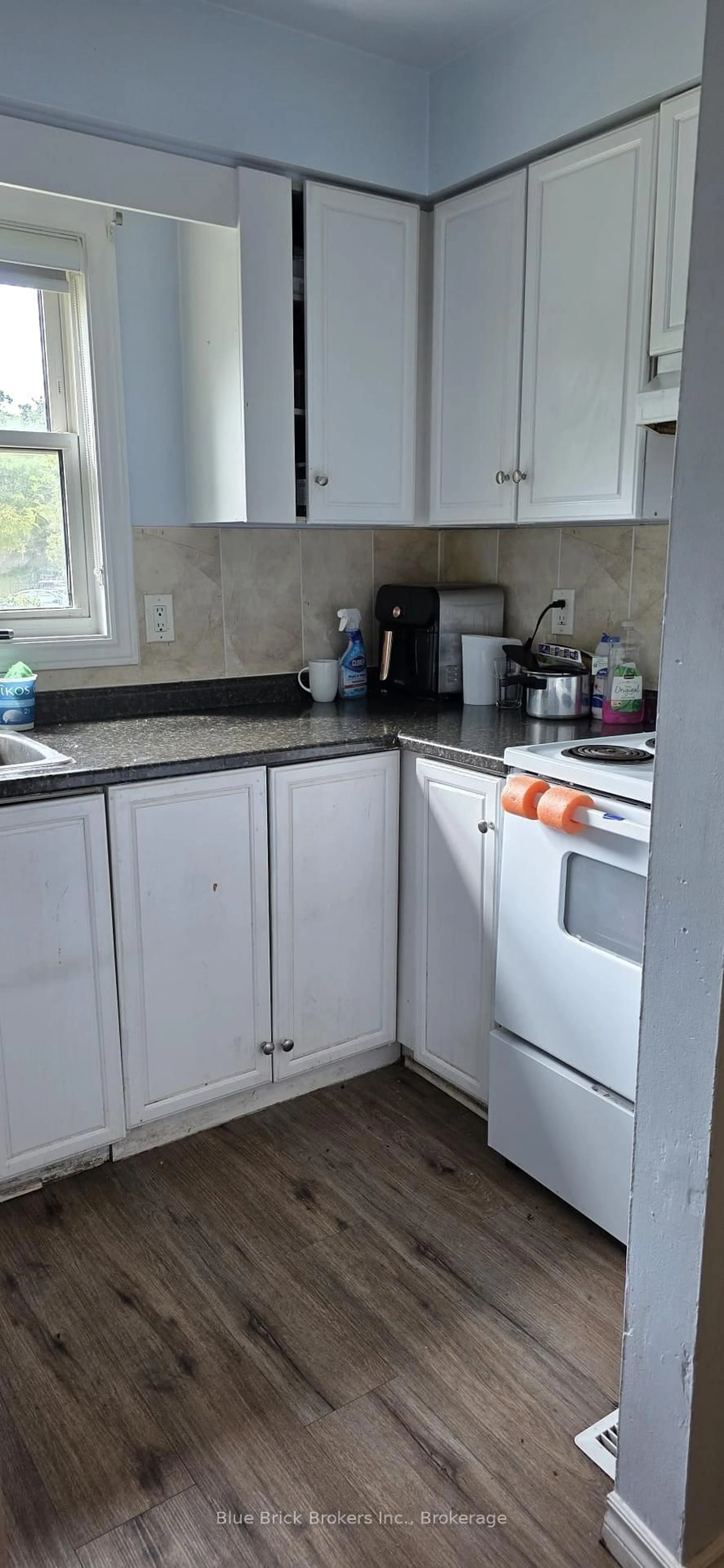 Standard kitchen, ceramic/tile floor for 470 SECOND St #27, London East Ontario N5V 3X5