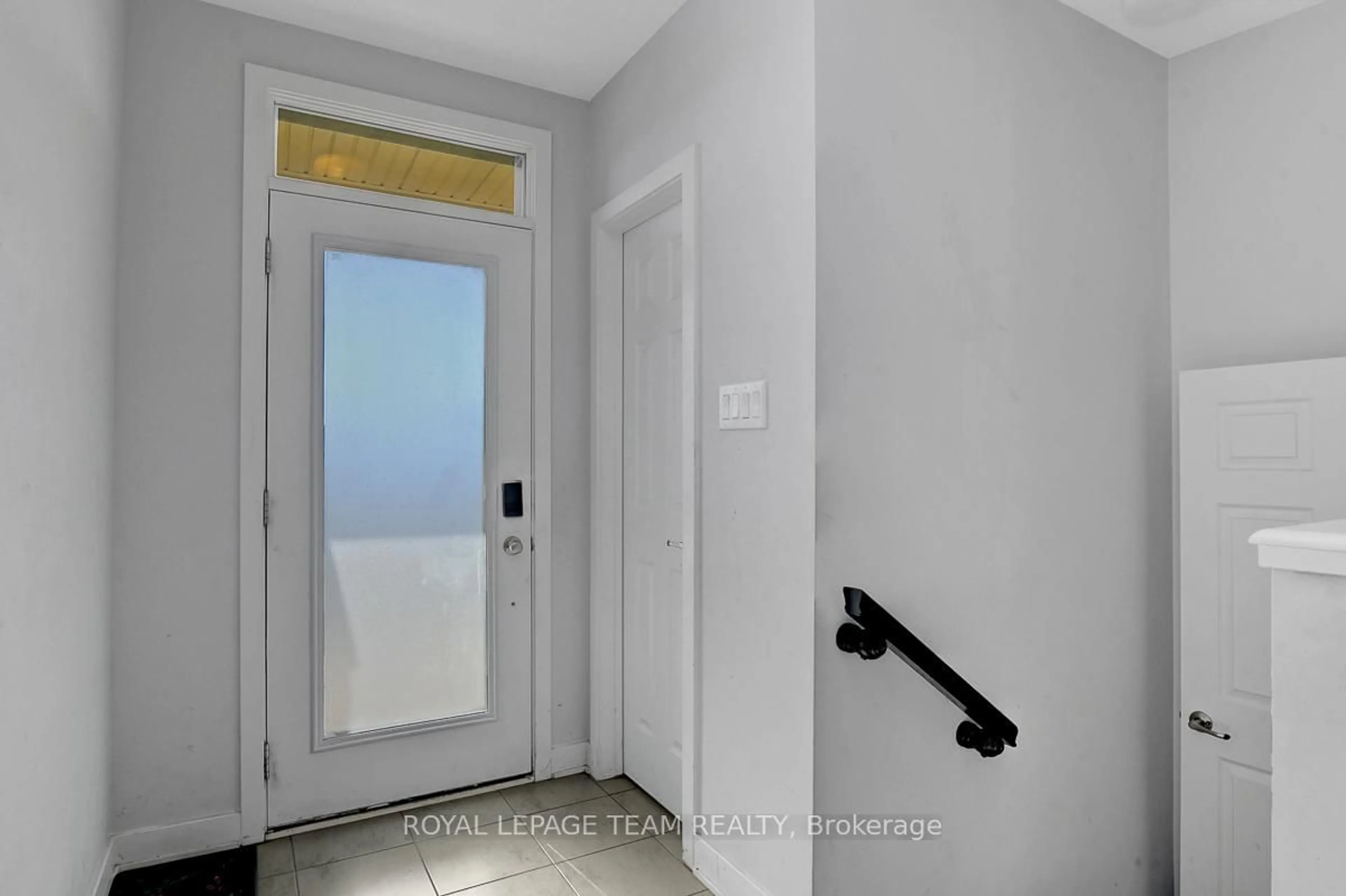 Indoor entryway for 163 Yearling Circ, Richmond Ontario K0A 2Z0
