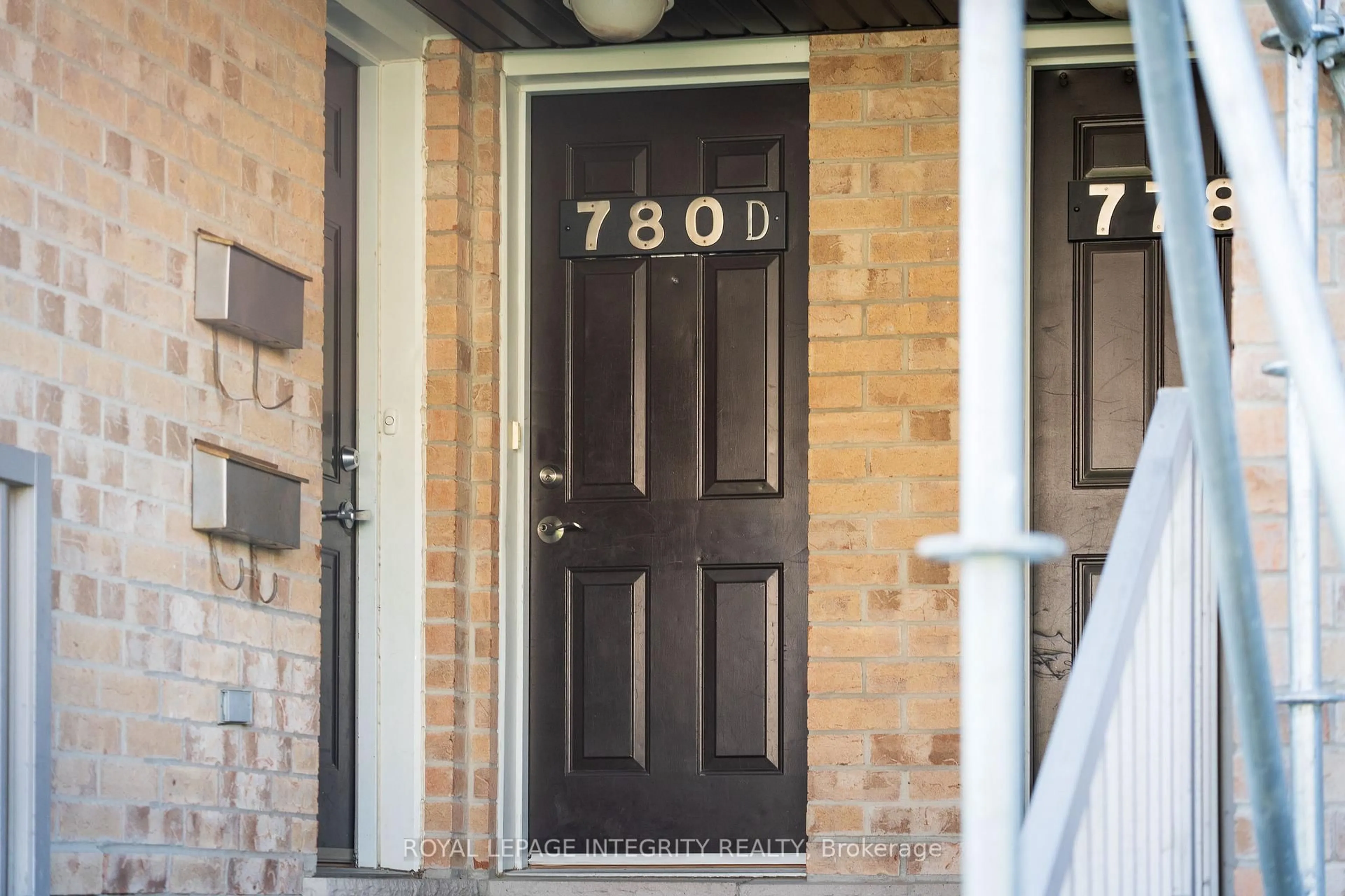 Indoor entryway for 780 Chapman Mills Dr #D, Ottawa Ontario K2J 0V4