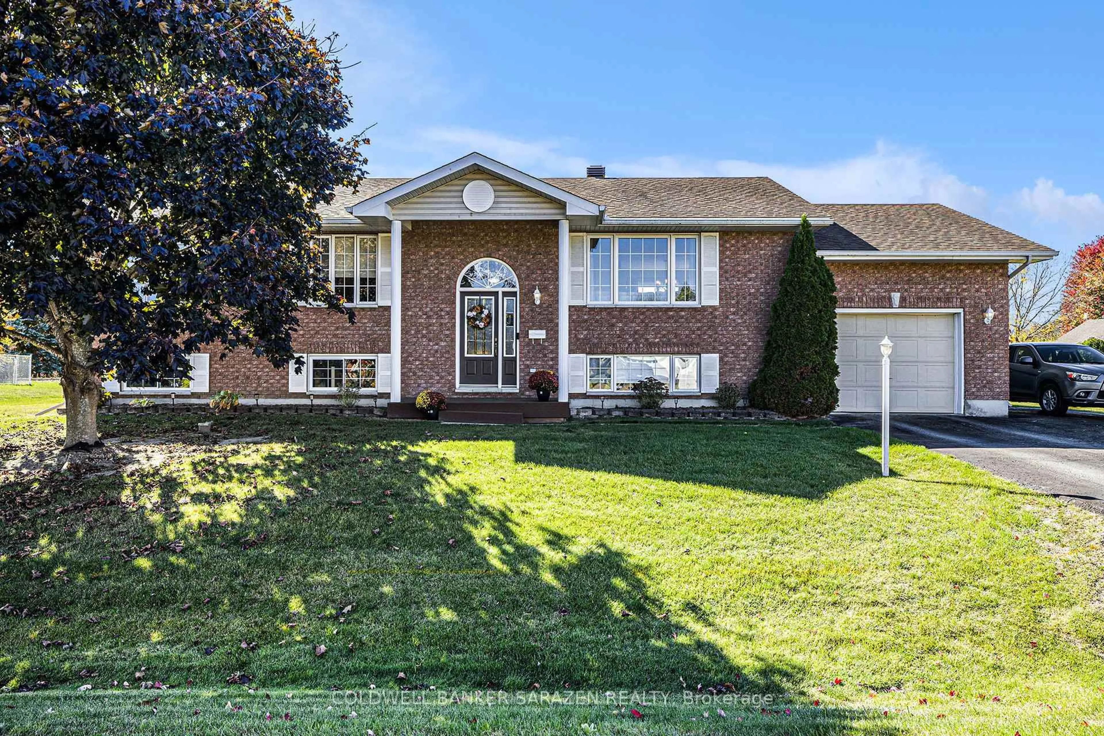 Home with brick exterior material, street for 129 Riley Cres, Braeside Ontario K7S 0E9