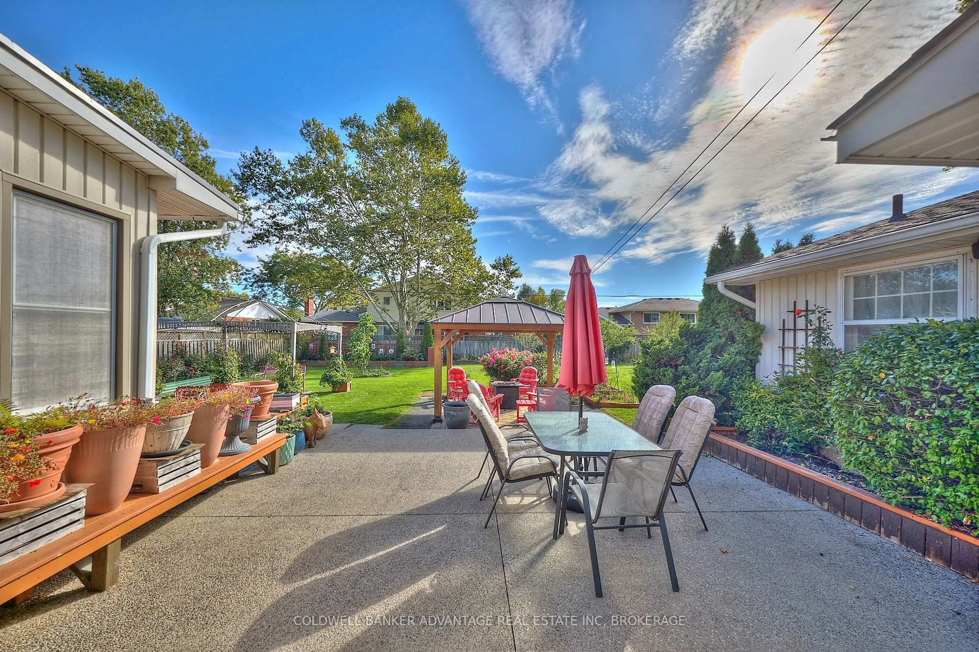 Patio, unknown for 73 lindel Cres, Welland Ontario L3C 3S2