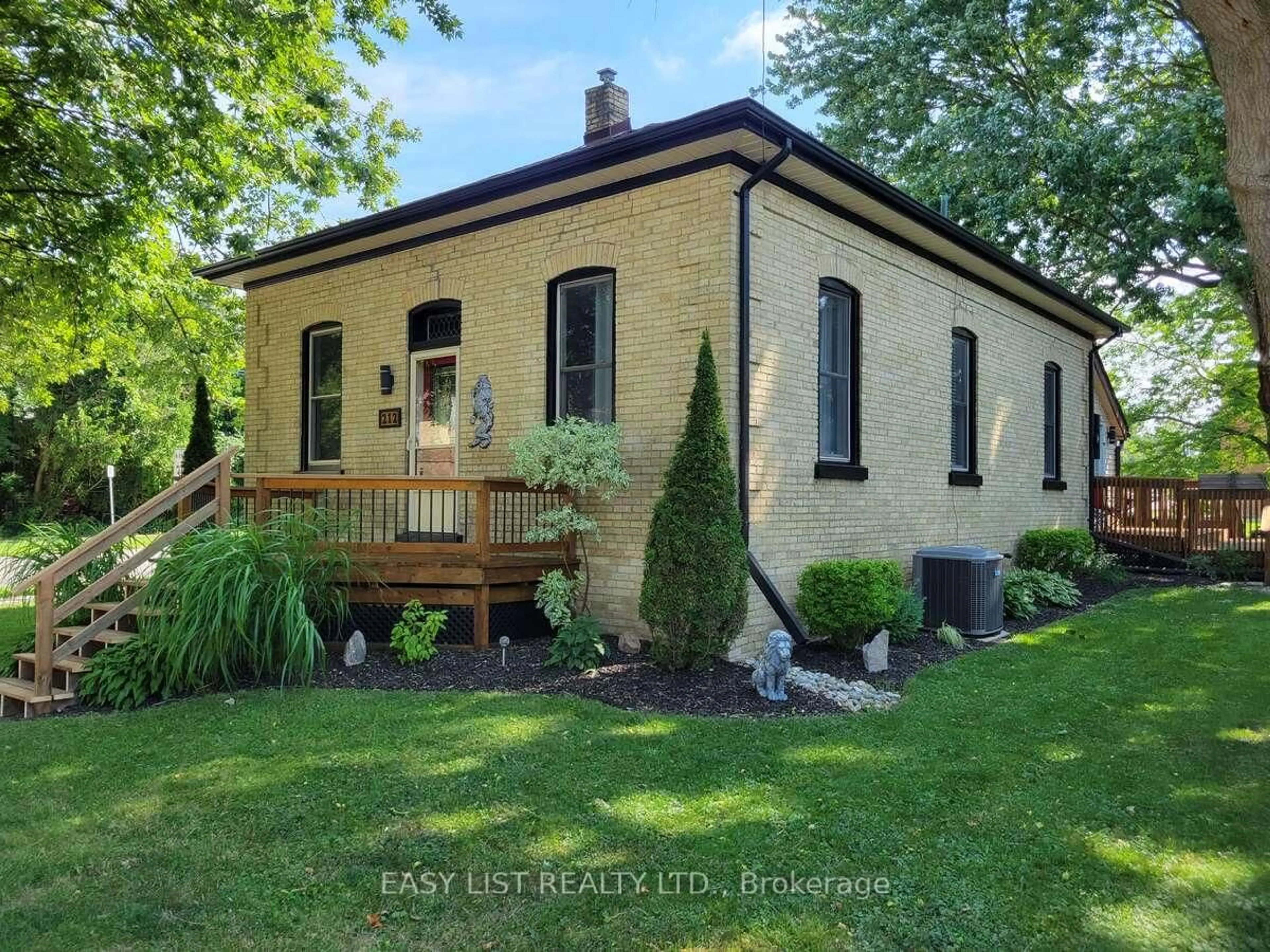 Unknown for 212 Andrew St, South Huron Ontario N0M 1S1