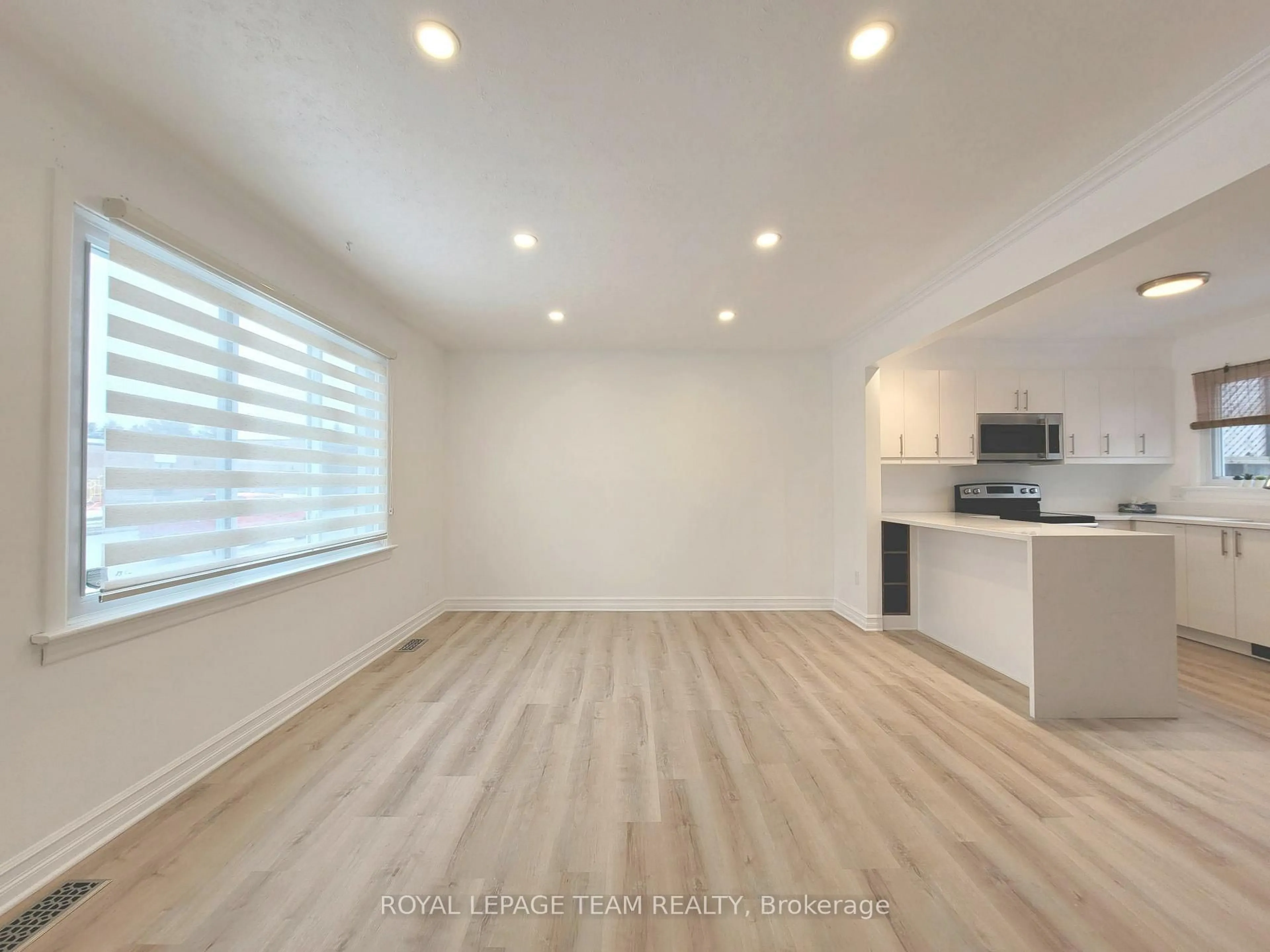 A pic of a room for 852 Cummings Ave, Ottawa Ontario K1K 2L4