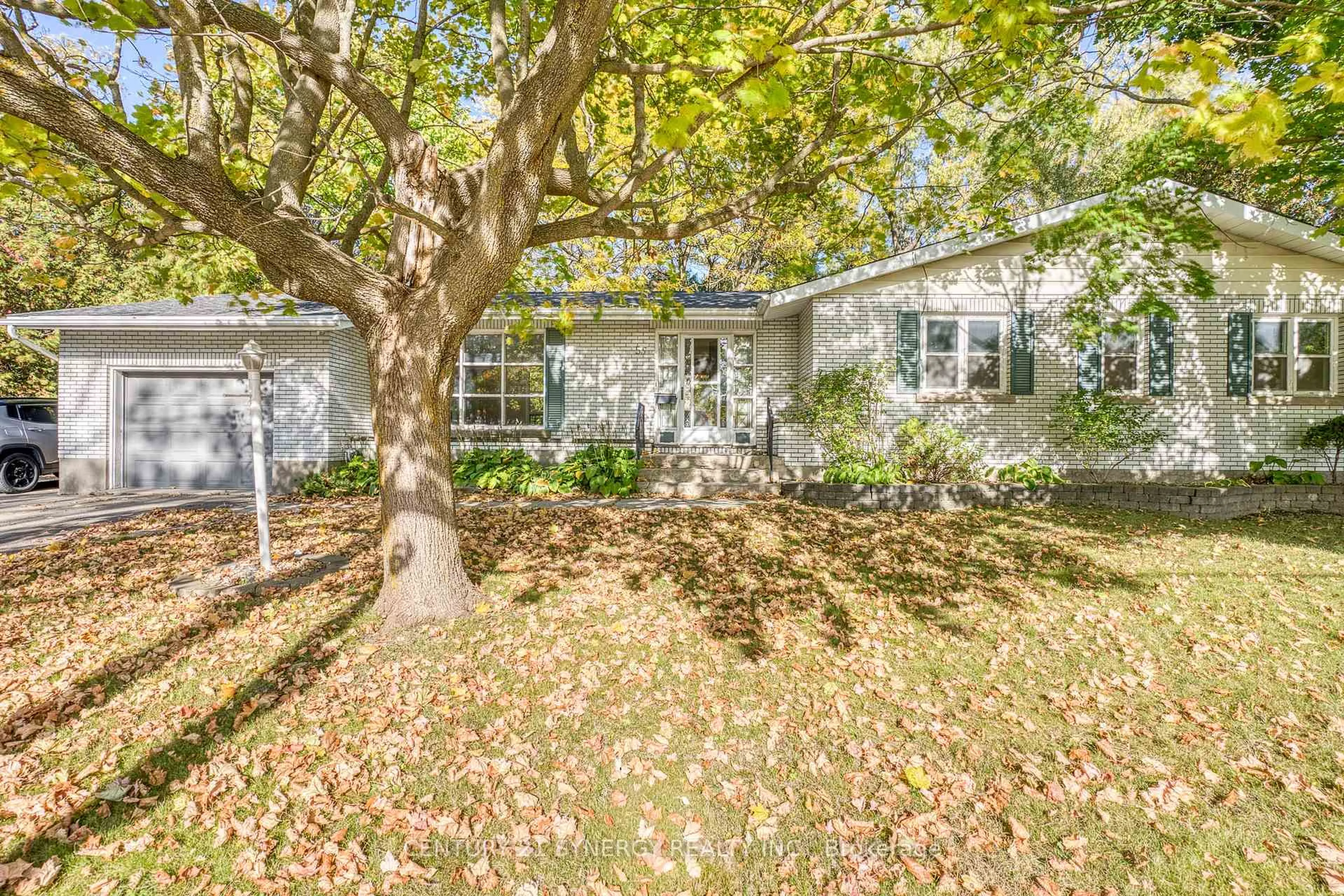 A pic from outside/outdoor area/front of a property/back of a property/a pic from drone, street for 55 Drummond St, Perth Ontario K7H 2J9