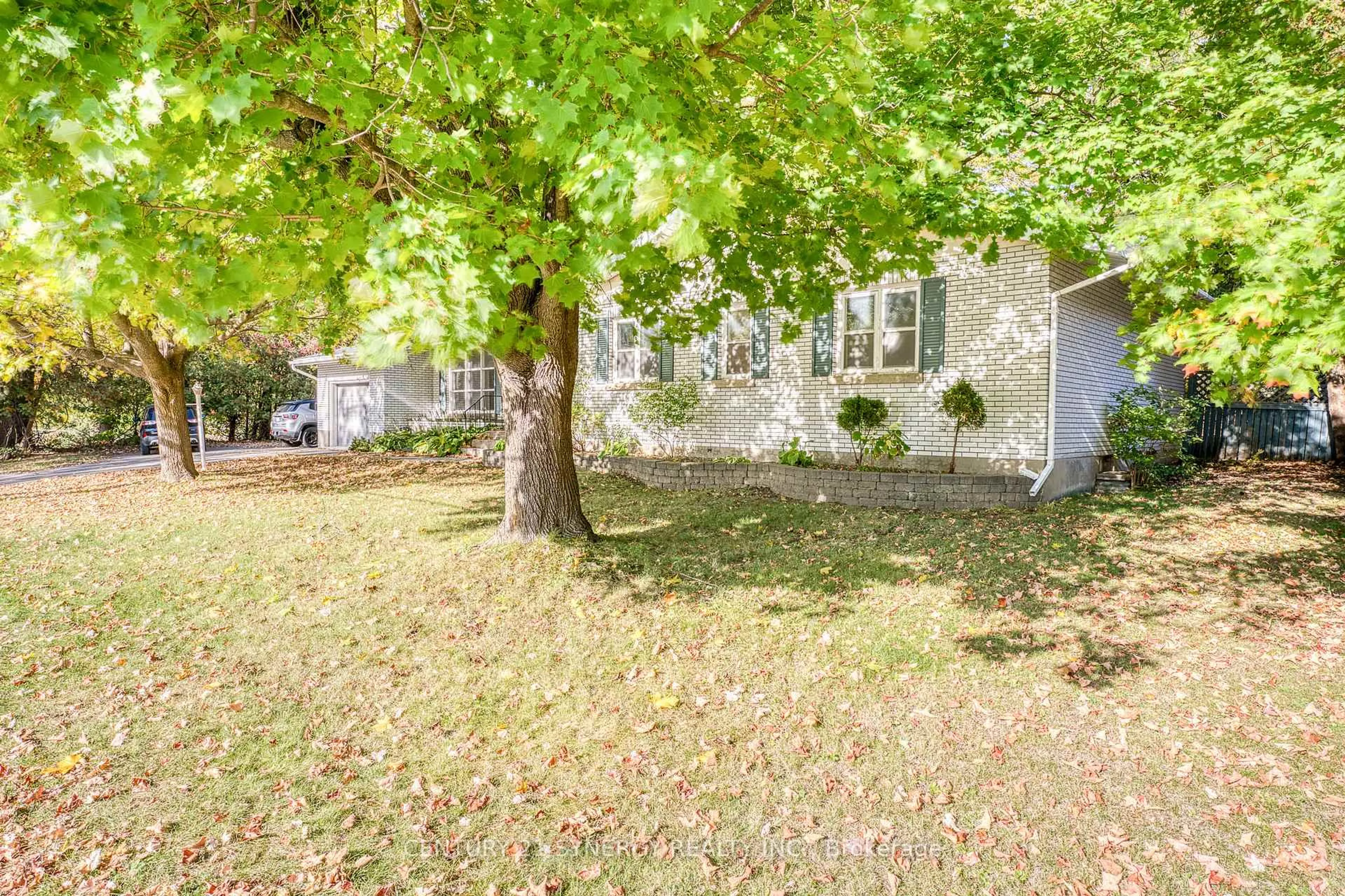 A pic from outside/outdoor area/front of a property/back of a property/a pic from drone, street for 55 Drummond St, Perth Ontario K7H 2J9
