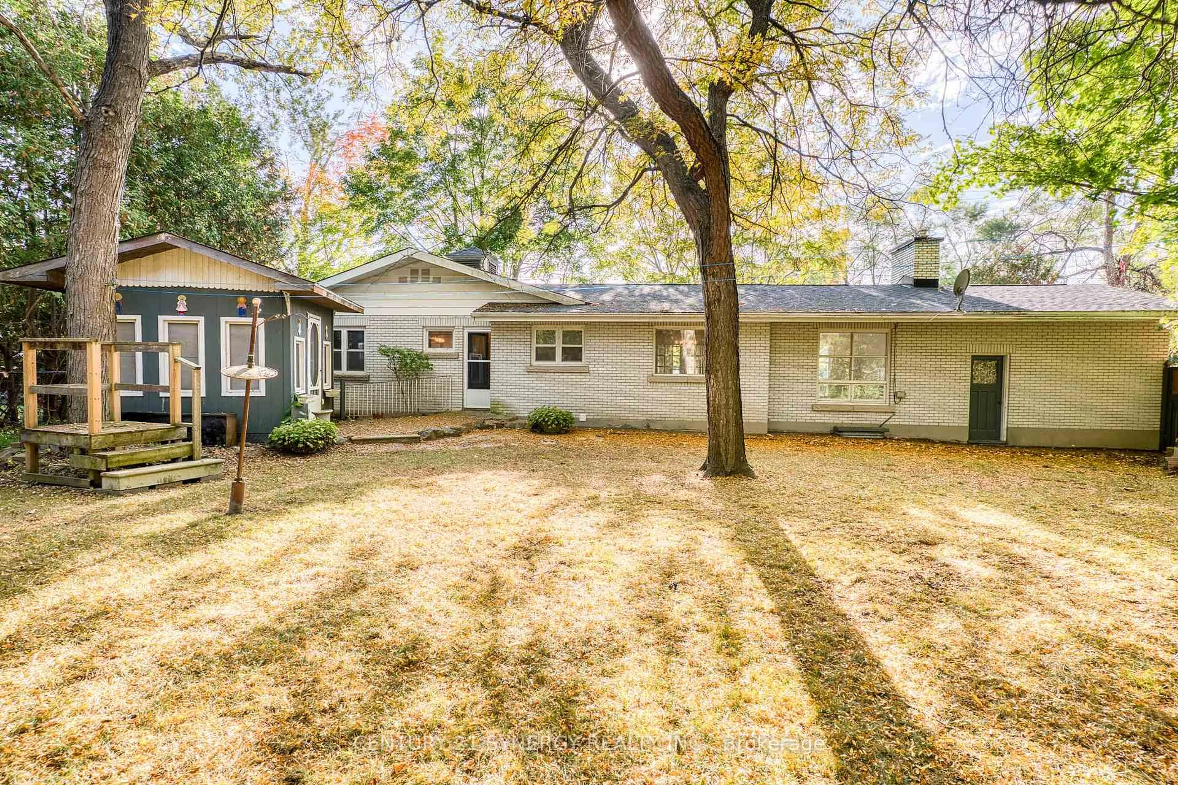 Home with vinyl exterior material, street for 55 Drummond St, Perth Ontario K7H 2J9