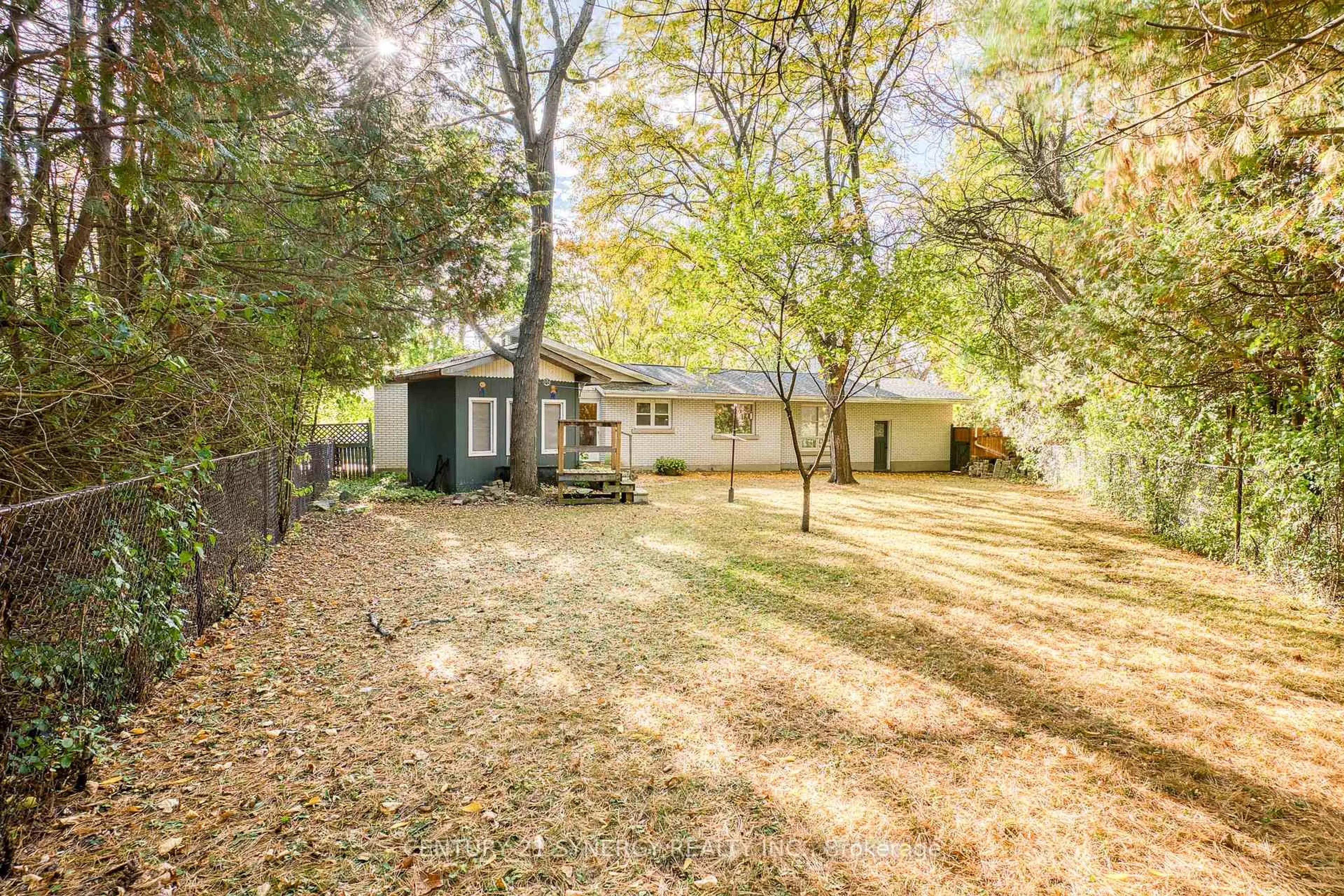 A pic from outside/outdoor area/front of a property/back of a property/a pic from drone, unknown for 55 Drummond St, Perth Ontario K7H 2J9