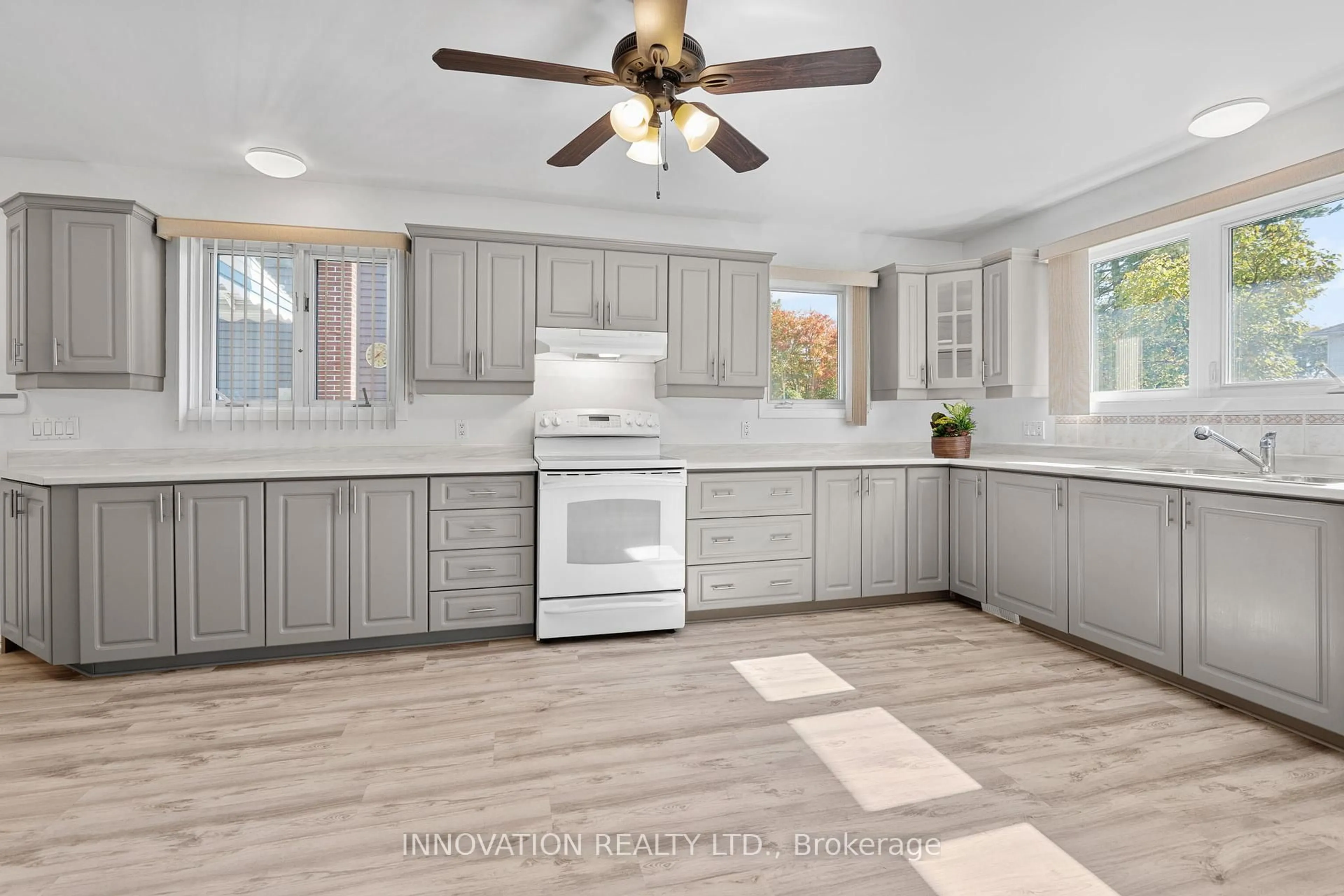 Open concept kitchen, ceramic/tile floor for 1811 Hutton Ave, Ottawa Ontario K1G 1M1