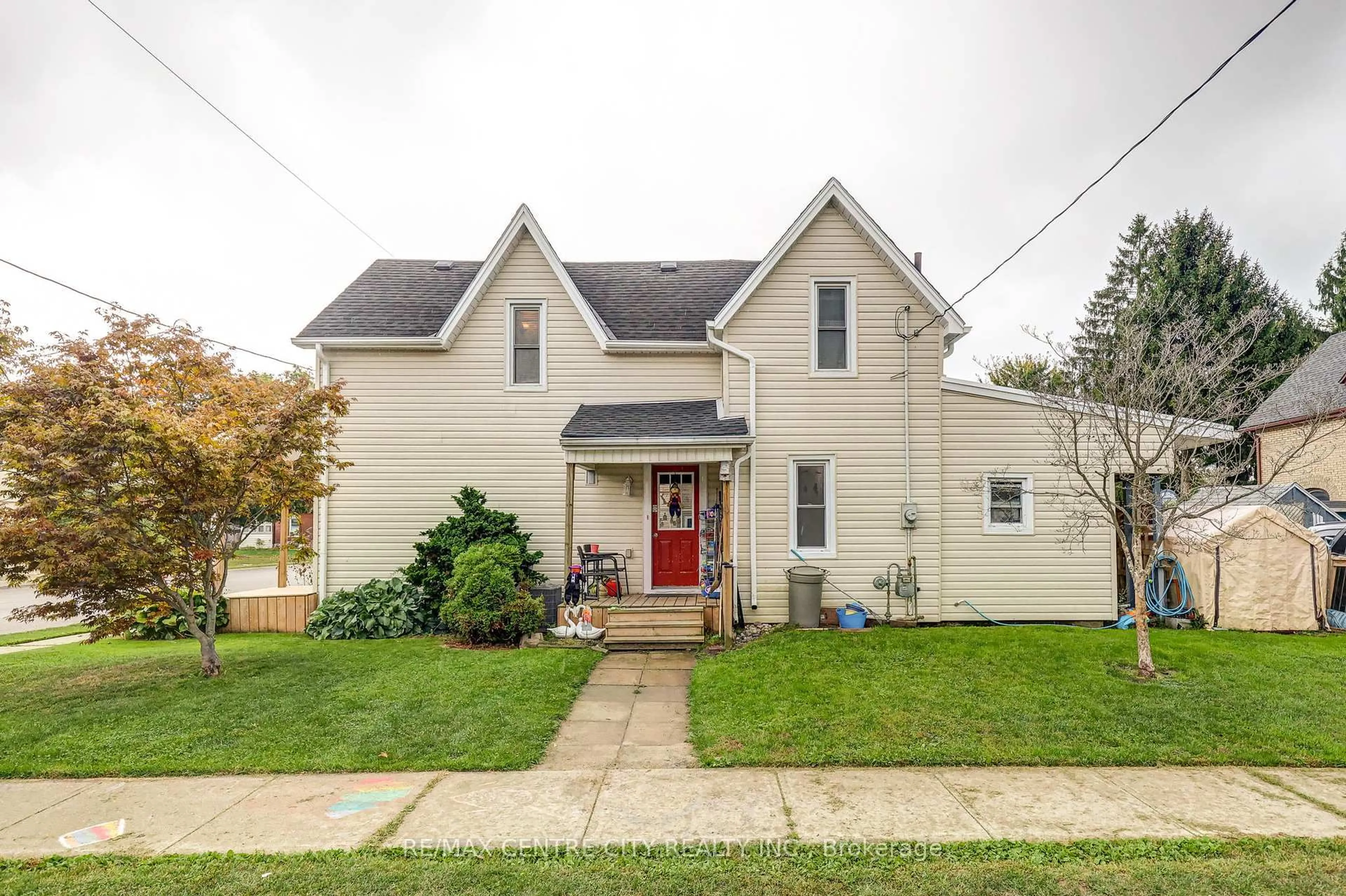 Unknown for 270 Ross St, St. Thomas Ontario N5R 3Y9