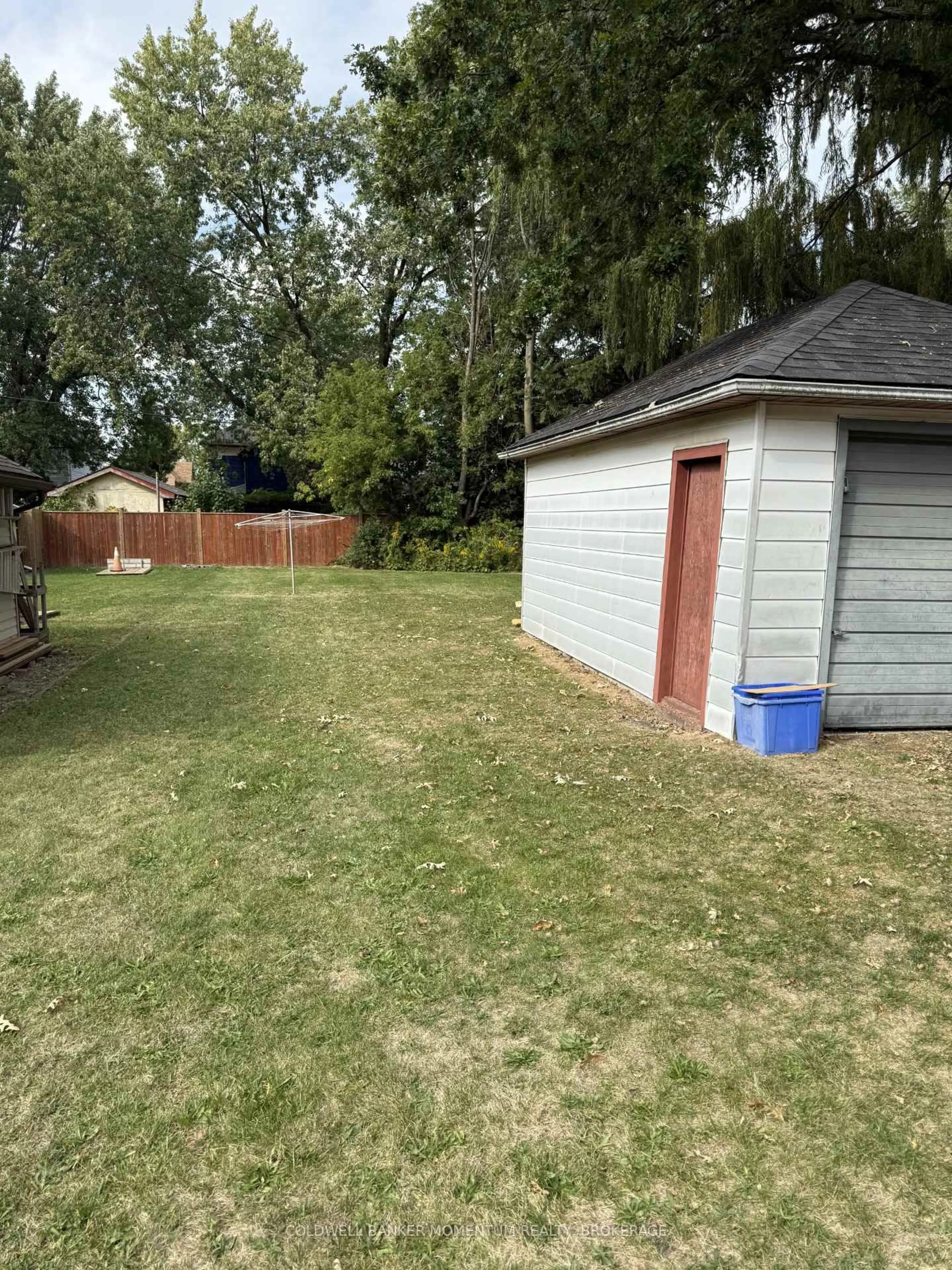 Shed for 4445 Simcoe St, Niagara Falls Ontario L2E 1T7