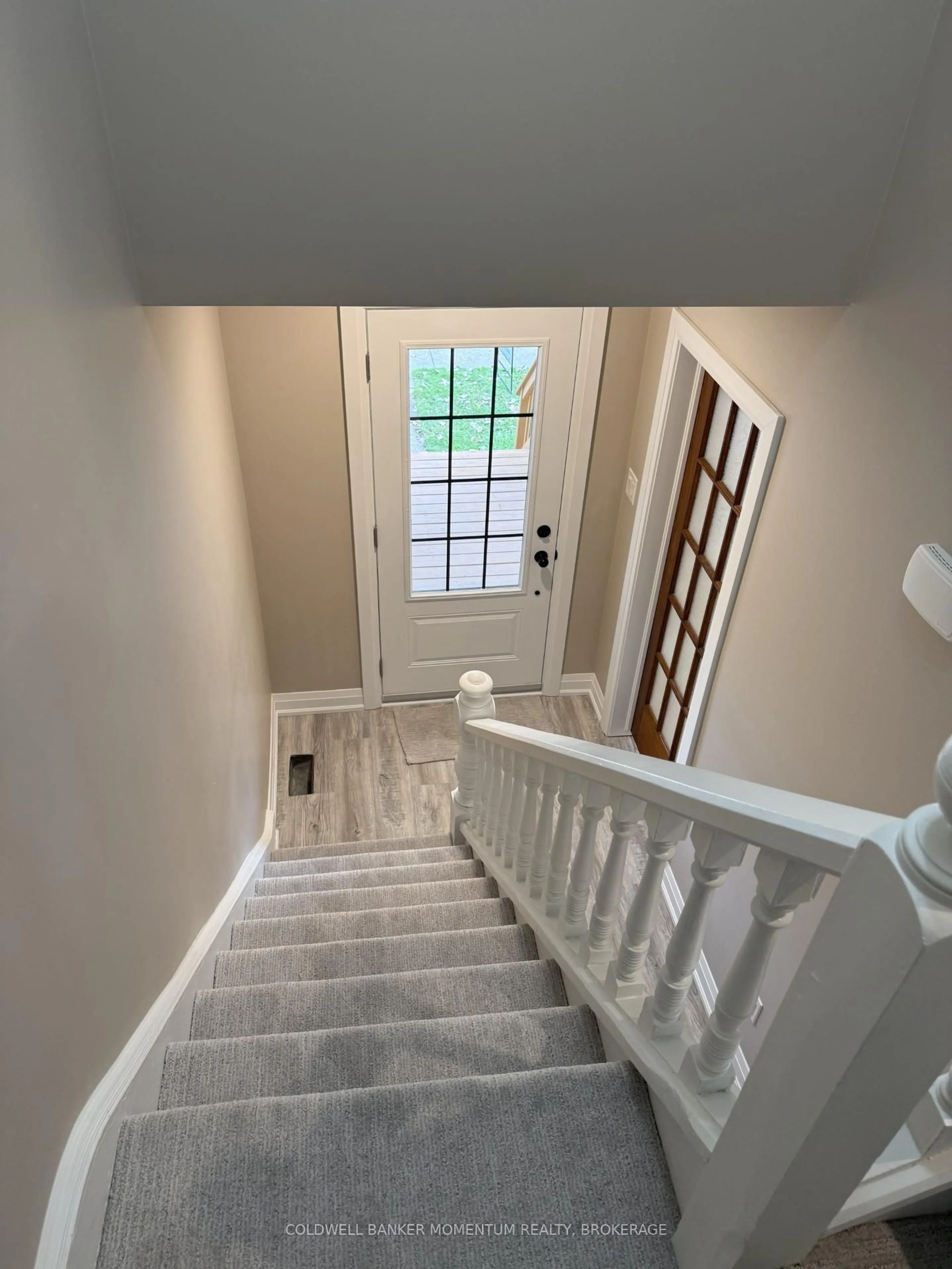 Stairs for 4445 Simcoe St, Niagara Falls Ontario L2E 1T7