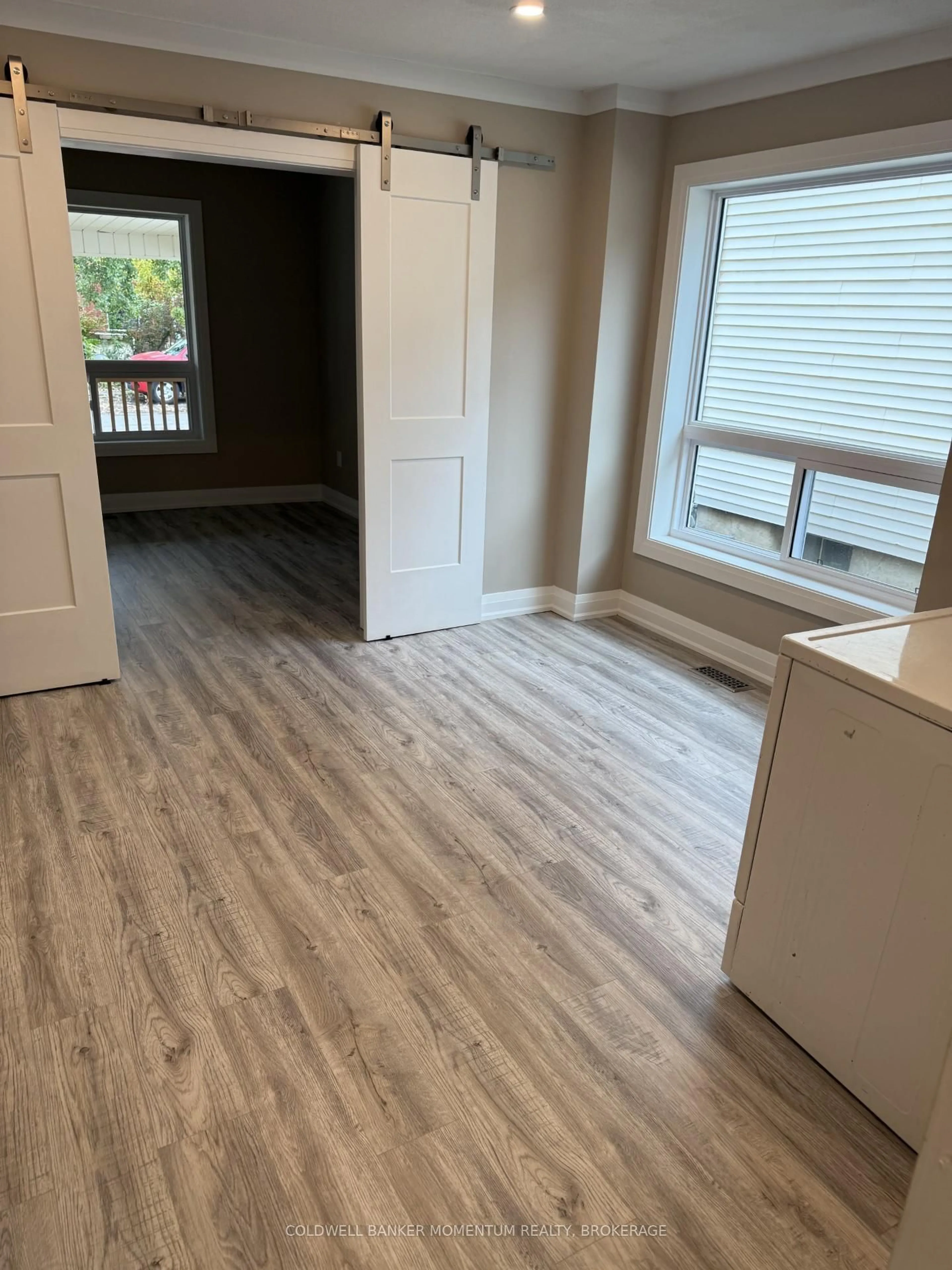 A pic of a room for 4445 Simcoe St, Niagara Falls Ontario L2E 1T7