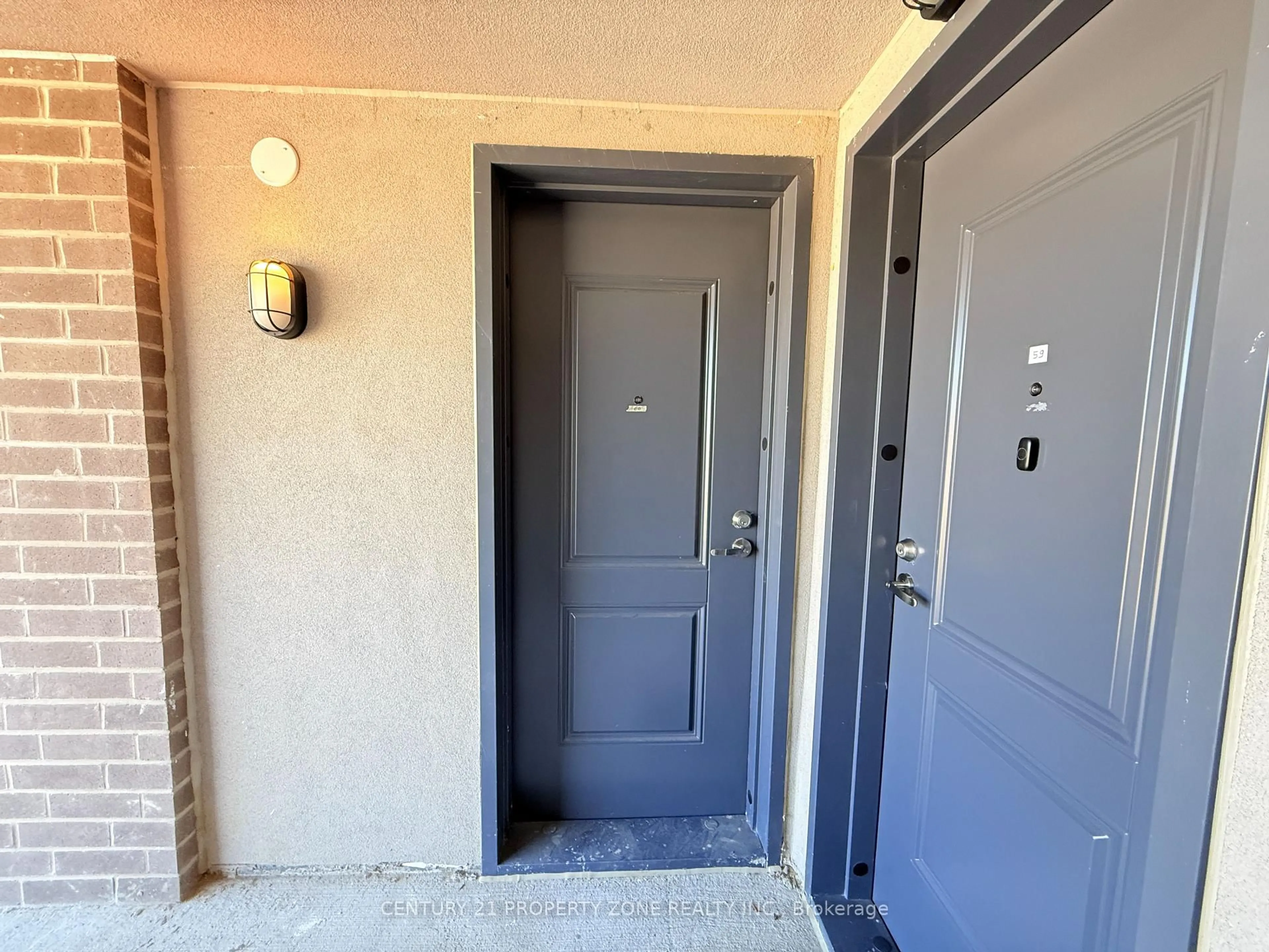 Indoor entryway for 370 Fisher Mills Rd #C60, Cambridge Ontario N3C 0G8