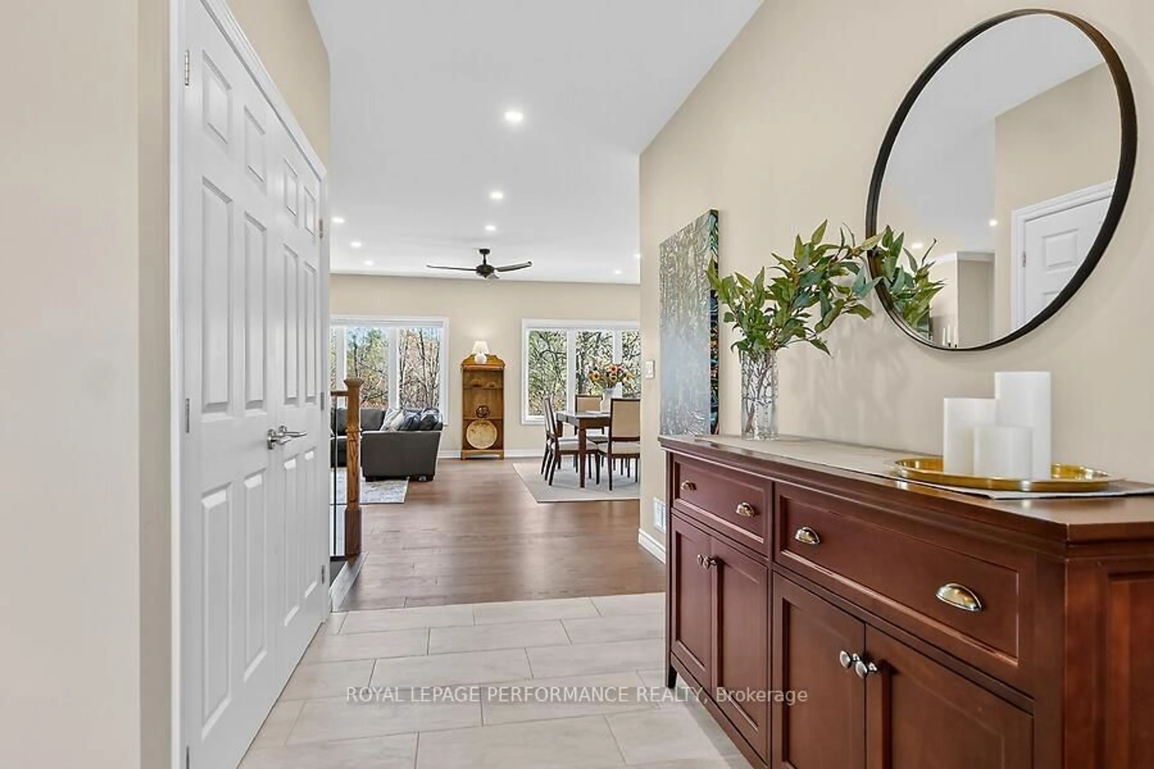 Indoor entryway for 127 Ernest Way, Carleton Place Ontario K7H 0B3