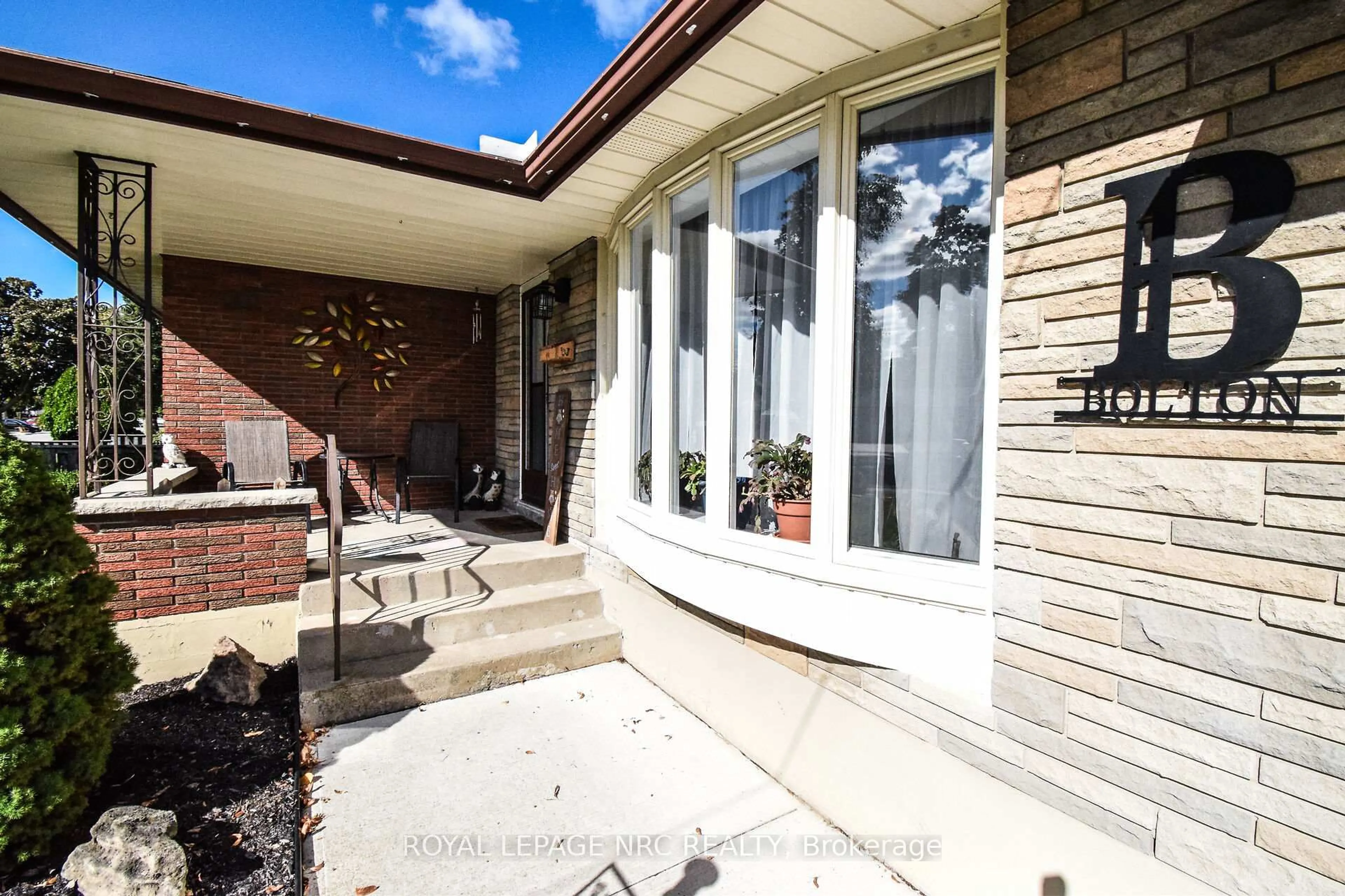 Unknown for 11 Grosvenor St, St. Catharines Ontario L2M 3E9