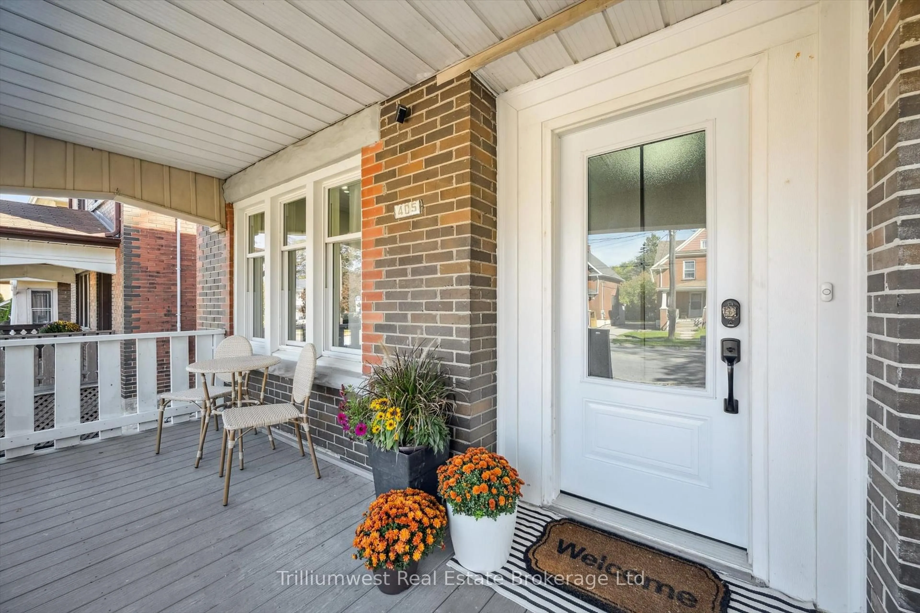 Unknown for 405 Wellington St, Kitchener Ontario N2H 5L3