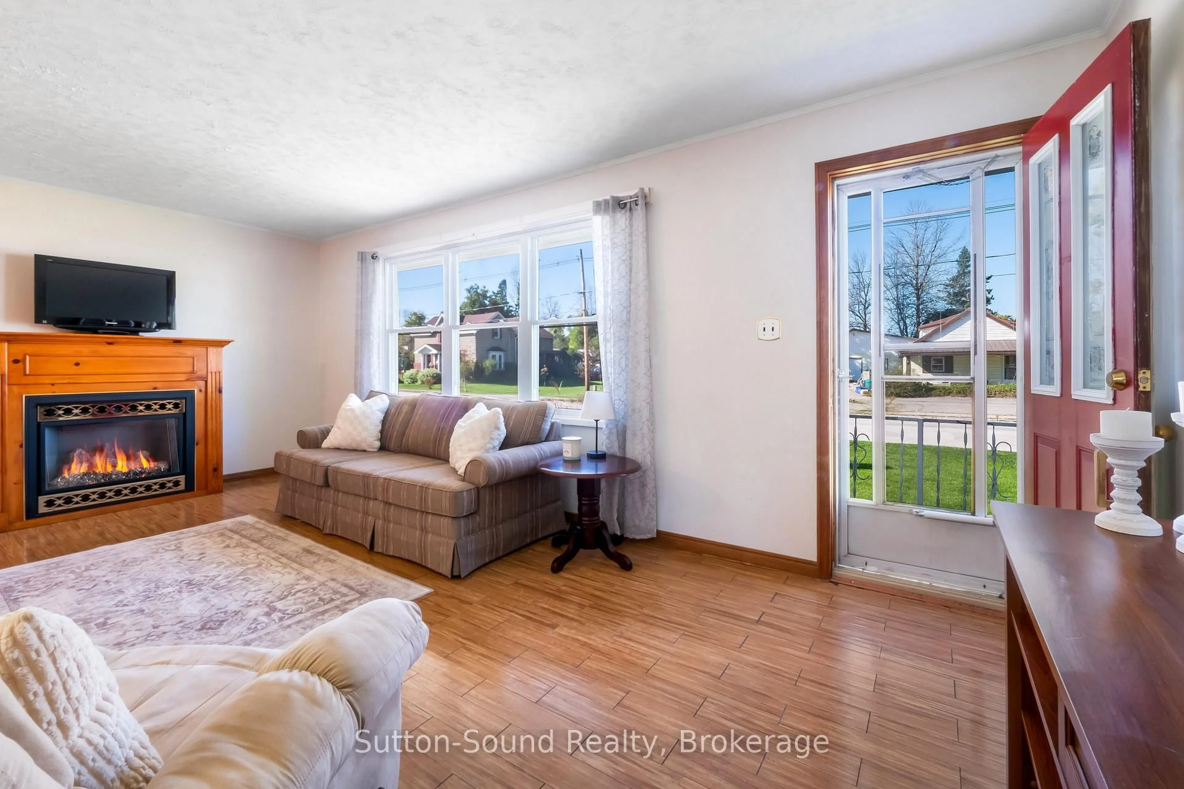 Living room with furniture, unknown for 507 McNaughton St, South Bruce Peninsula Ontario N0H 2T0