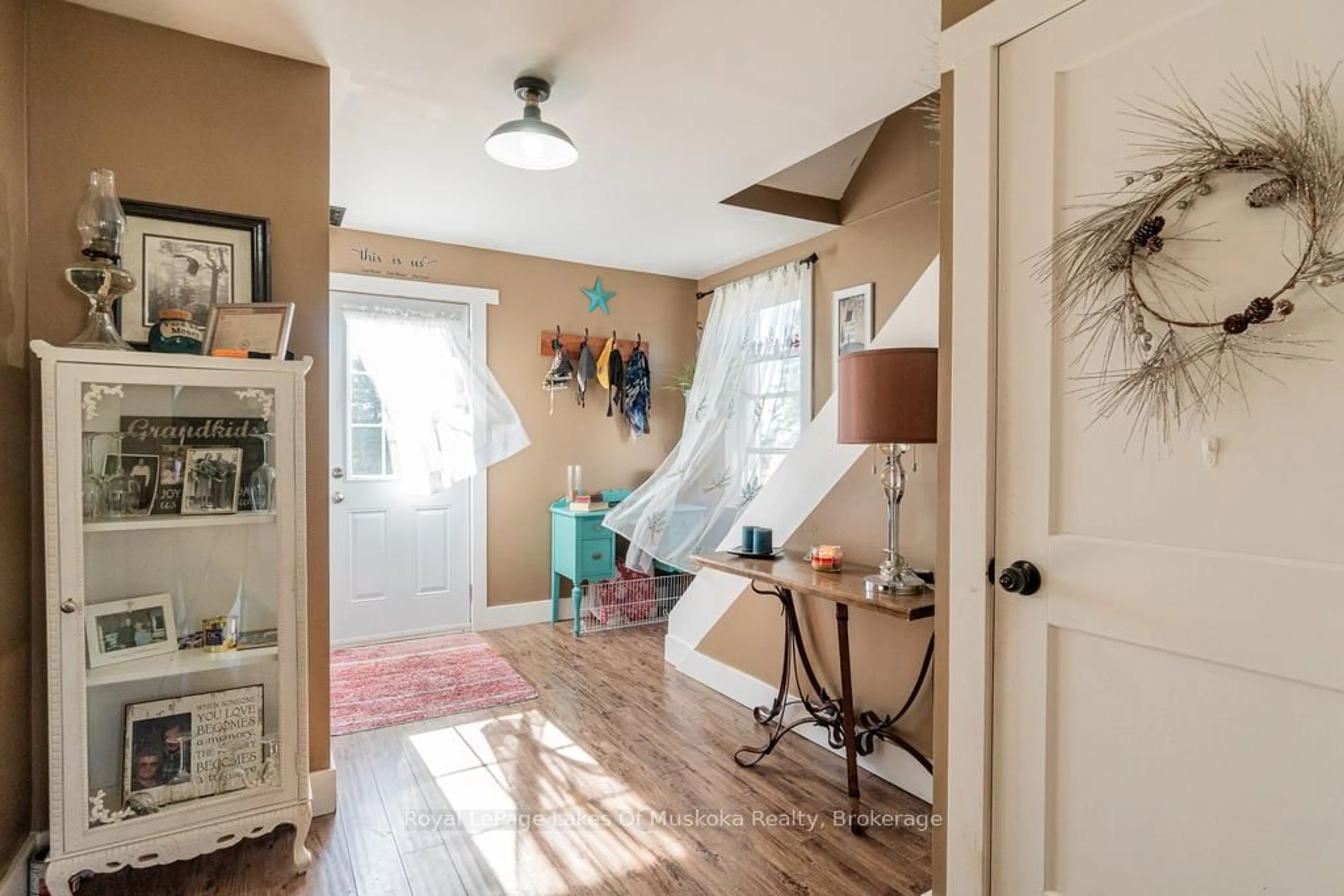 Indoor entryway for 1466 Chiswick Line, Chisholm Ontario P0H 1Z0