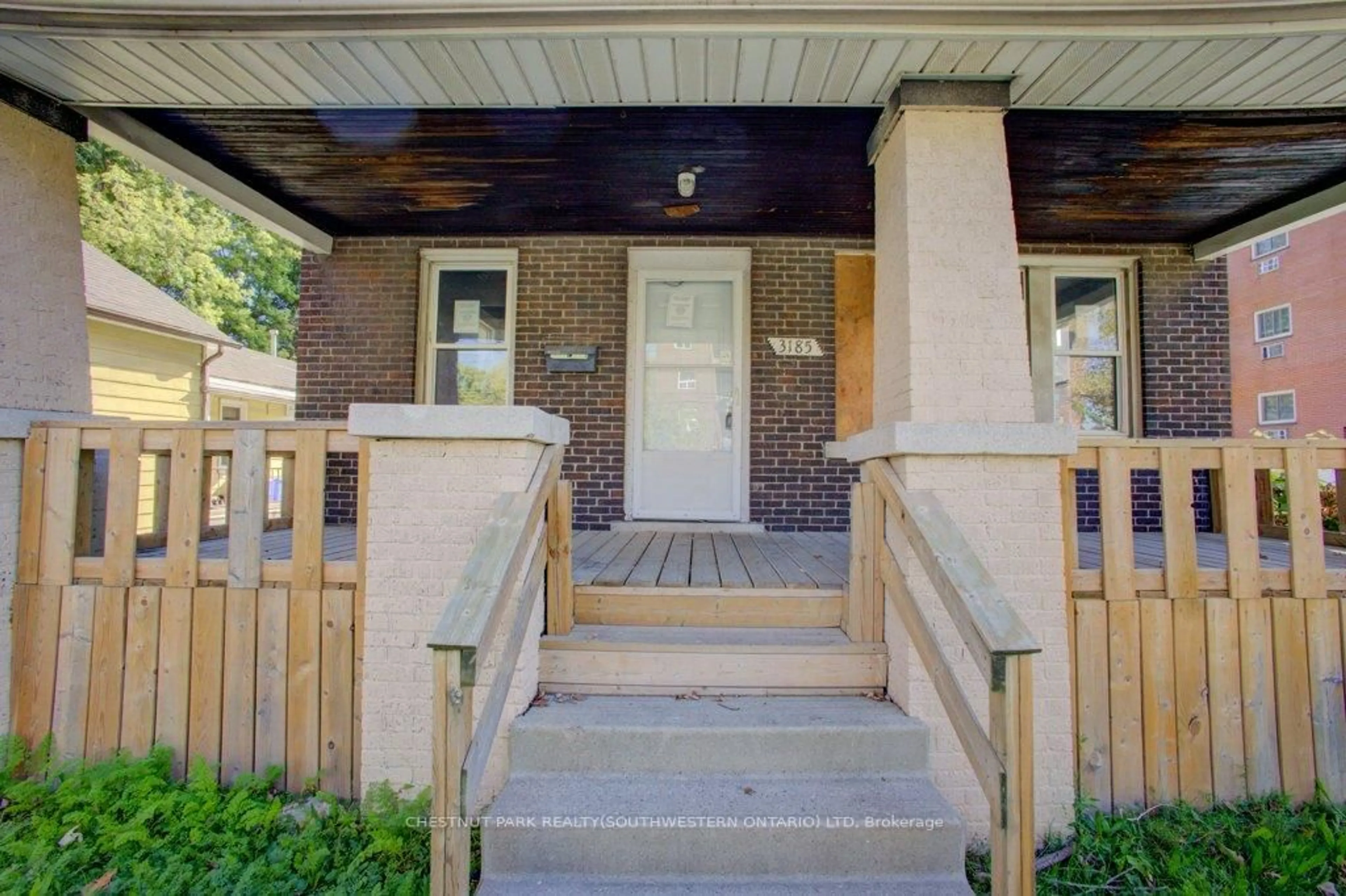 Unknown for 3185 Donnelly St, Windsor Ontario N9C 1M3