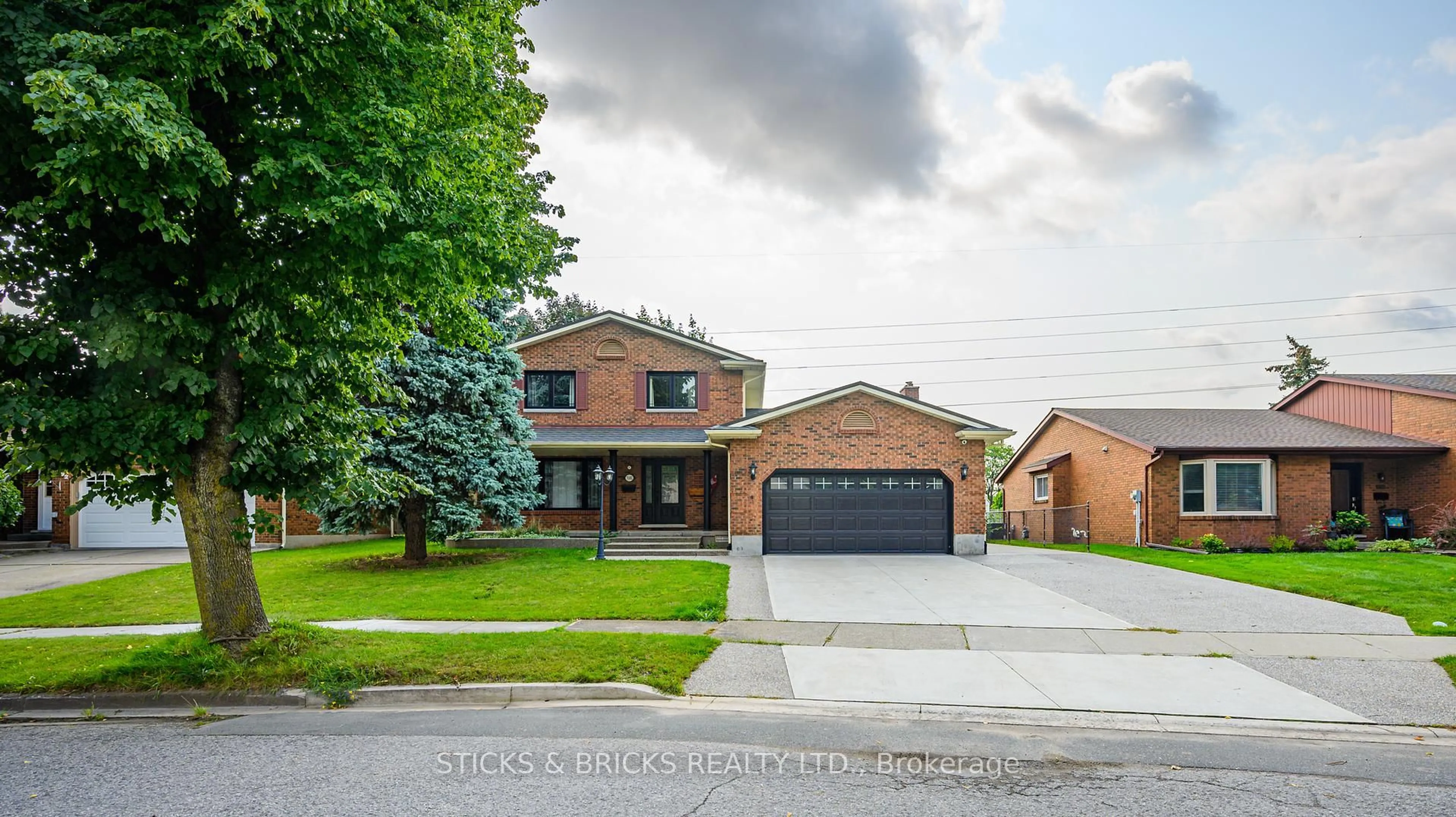Home with brick exterior material, street for 7102 Burbank Cres, Niagara Falls Ontario L2J 4E7